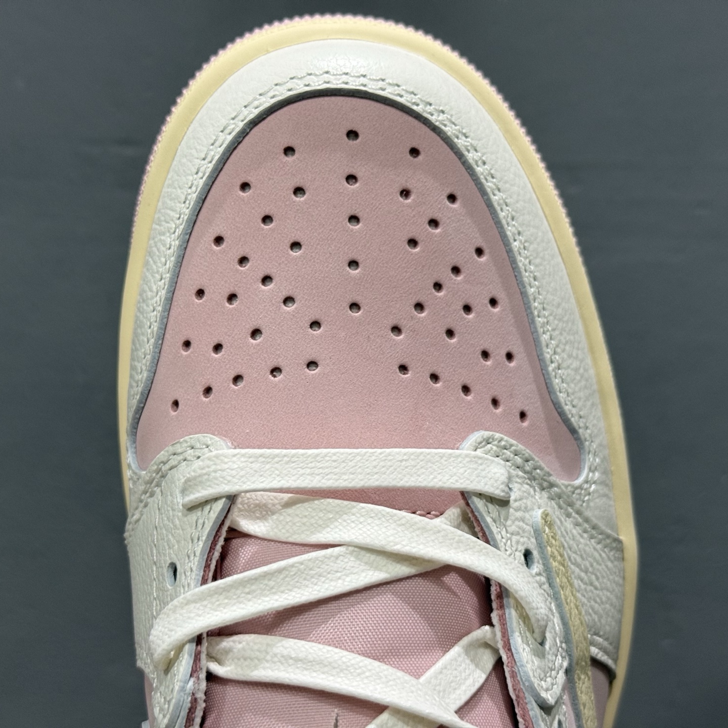 纯原 Travis Scott x Air Jordan AJ1 Low OG SP TS联名9.0 粉白倒钩低帮 AJ1乔丹一代经典低帮文化百搭休闲运动篮球鞋 DM7866-600 纯原 Travis Scott x Air Jordan AJ1 Low OG SP TS联名9.0 粉白倒钩低帮 AJ1乔丹一代经典低帮文化百搭休闲运动篮球鞋 DM7866-600