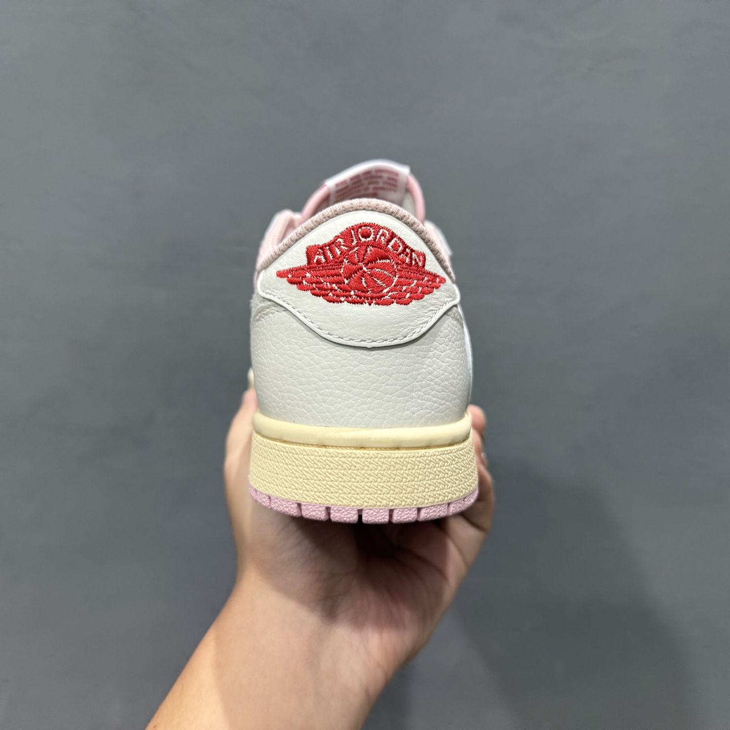 纯原 Travis Scott x Air Jordan AJ1 Low OG SP TS联名9.0 粉白倒钩低帮 AJ1乔丹一代经典低帮文化百搭休闲运动篮球鞋 DM7866-600 纯原 Travis Scott x Air Jordan AJ1 Low OG SP TS联名9.0 粉白倒钩低帮 AJ1乔丹一代经典低帮文化百搭休闲运动篮球鞋 DM7866-600