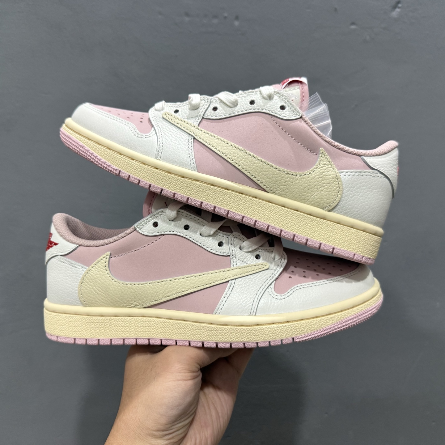 纯原 Travis Scott x Air Jordan AJ1 Low OG SP TS联名9.0 粉白倒钩低帮 AJ1乔丹一代经典低帮文化百搭休闲运动篮球鞋 DM7866-600 纯原 Travis Scott x Air Jordan AJ1 Low OG SP TS联名9.0 粉白倒钩低帮 AJ1乔丹一代经典低帮文化百搭休闲运动篮球鞋 DM7866-600