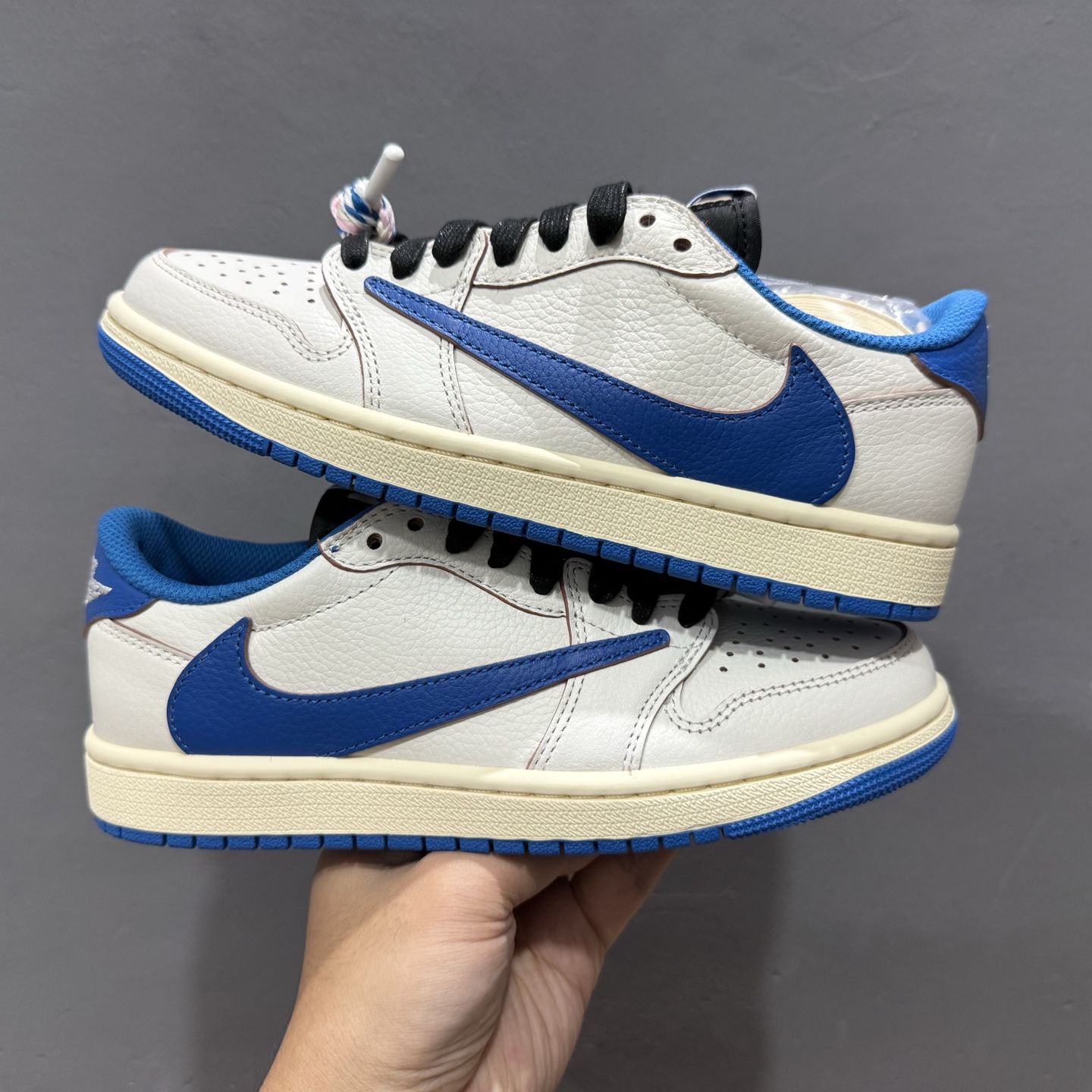 Travis Scott x Fragment Design x Air Jordan 1 Low 乔1AJ1 TS藤原浩闪电三方联名倒钩低帮文化篮球鞋 DM7866-104 Travis Scott x Fragment Design x Air Jordan 1 Low 乔1AJ1 TS藤原浩闪电三方联名倒钩低帮文化篮球鞋 DM7866-104