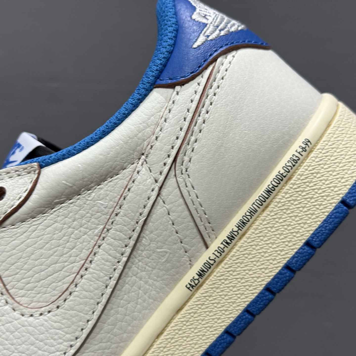 Travis Scott x Fragment Design x Air Jordan 1 Low 乔1AJ1 TS藤原浩闪电三方联名倒钩低帮文化篮球鞋 DM7866-104 Travis Scott x Fragment Design x Air Jordan 1 Low 乔1AJ1 TS藤原浩闪电三方联名倒钩低帮文化篮球鞋 DM7866-104