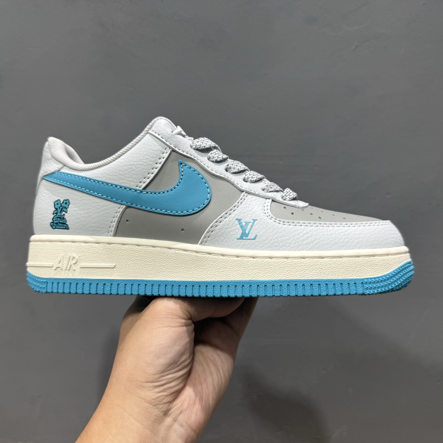 Nike Air Force 1’07 Low LV联名 灰蓝底 空军一号低帮休闲板鞋 JJ2508-704 Nike Air Force 1’07 Low LV联名 灰蓝底 空军一号低帮休闲板鞋 JJ2508-704