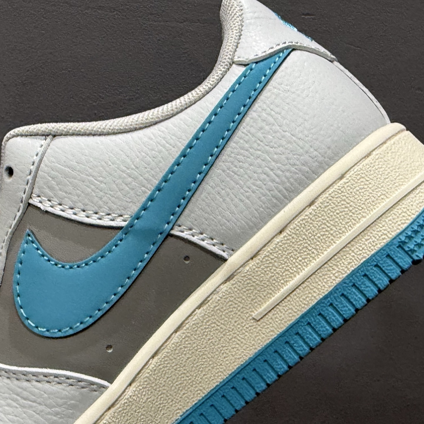 Nike Air Force 1'07 Low LV联名 灰蓝底 空军一号低帮休闲板鞋 JJ2508-704 Nike Air Force 1'07 Low LV联名 灰蓝底 空军一号低帮休闲板鞋 JJ2508-704