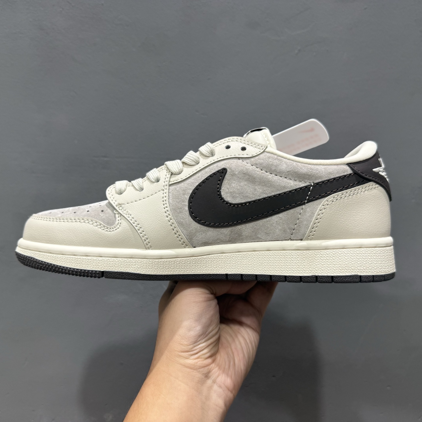 XC版Fragment x TS x Air Jordan 1 Low x LV 三方联名倒钩低帮 白灰棕  LX1988-100