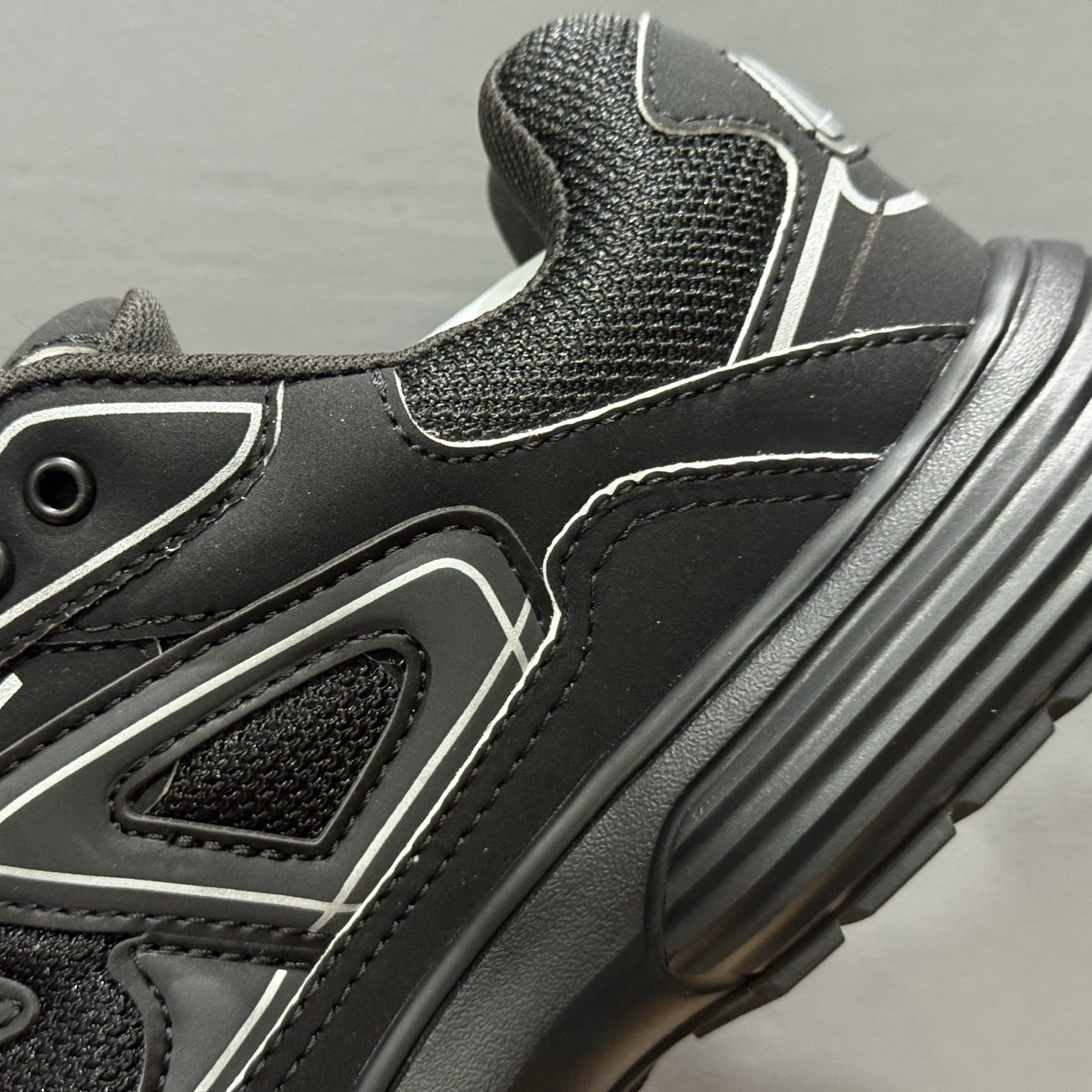 Dior 迪奥 B30 CD鞋 市售顶级版本 外贸热销款 黑网色眼织物白和色科技料面精心制作