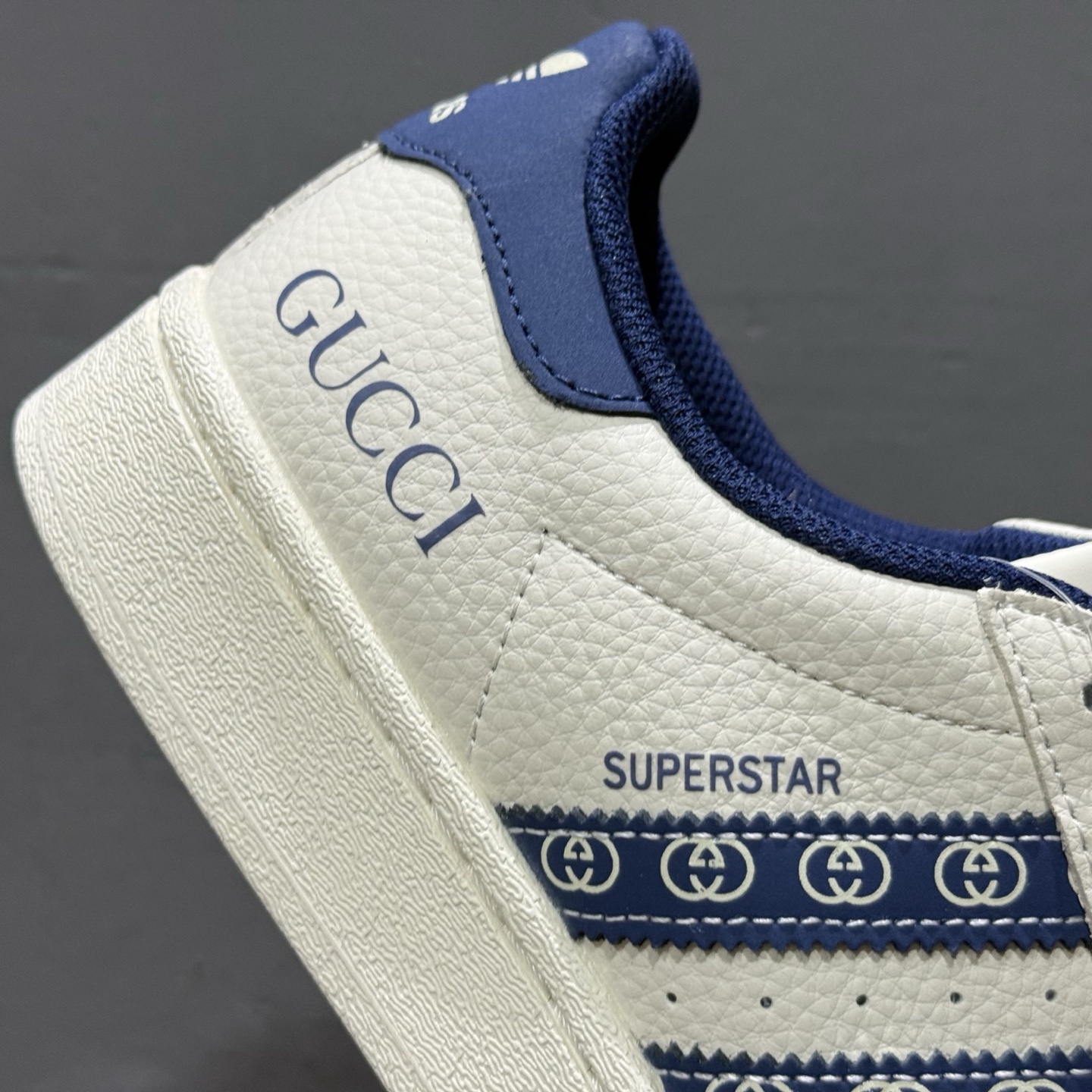 Adidas Originals Superstar 联名款 经典贝壳头 AD8012