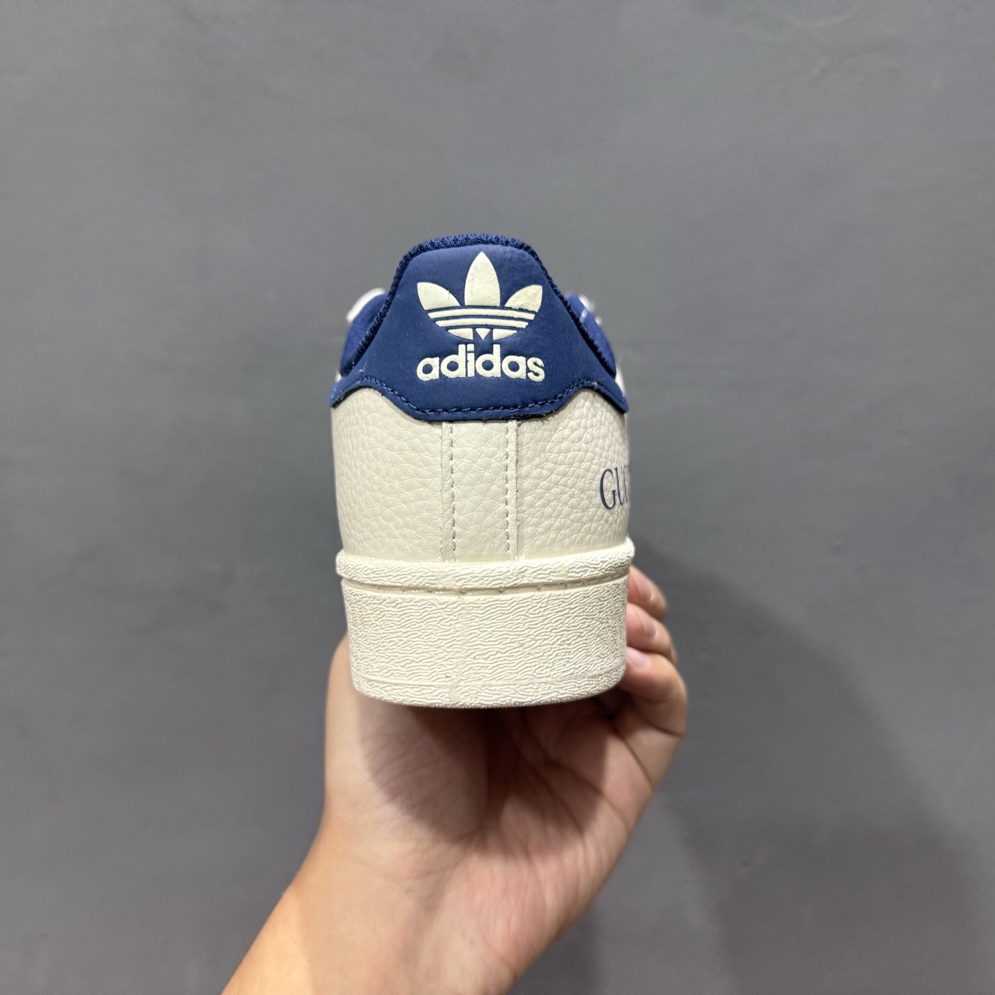 Adidas Originals Superstar 联名款 经典贝壳头 AD8012