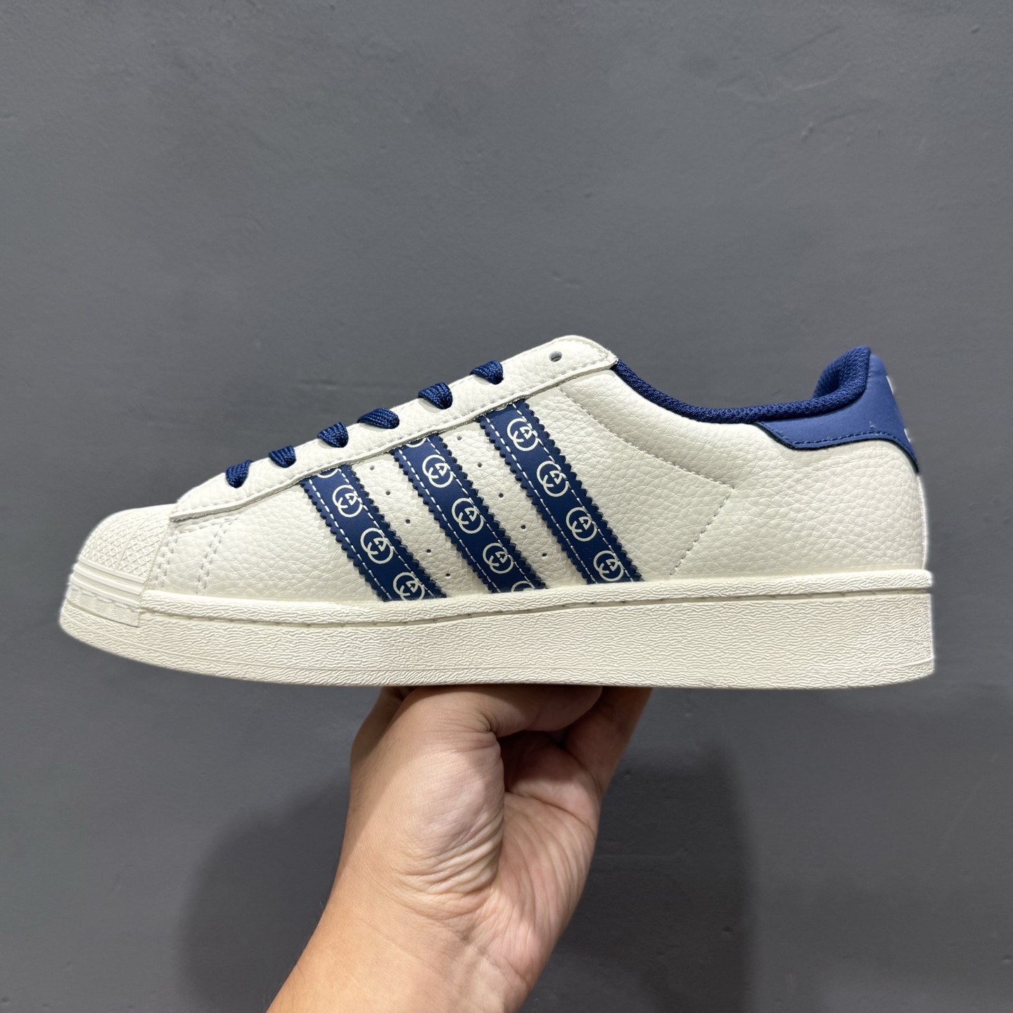 Adidas Originals Superstar 联名款 经典贝壳头 AD8012