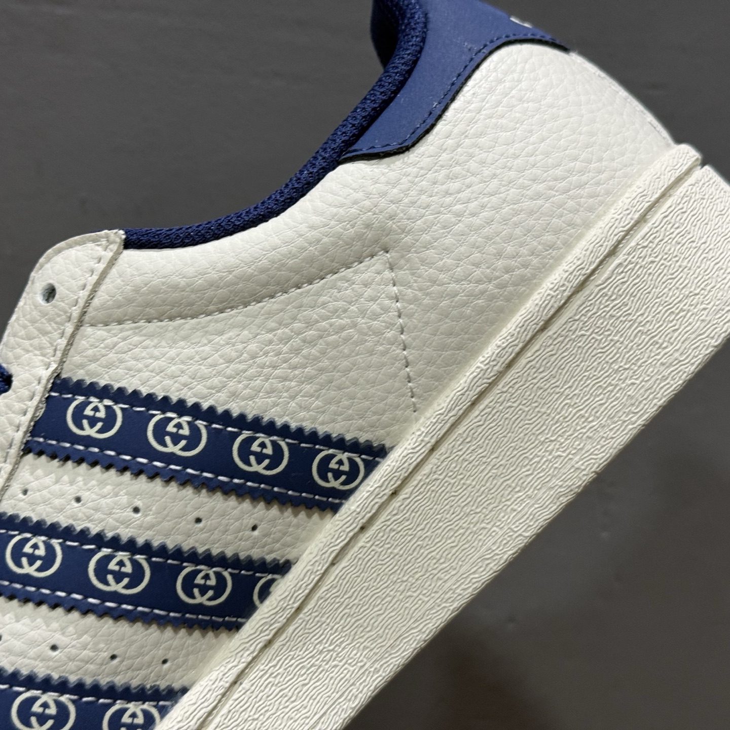 Adidas Originals Superstar 联名款 经典贝壳头 AD8012