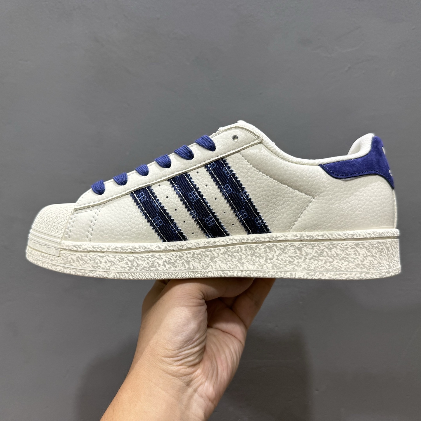 Adidas Originals Superstar 联名款 经典贝壳头 XS0010 Adidas Originals Superstar 联名款 经典贝壳头 XS0010