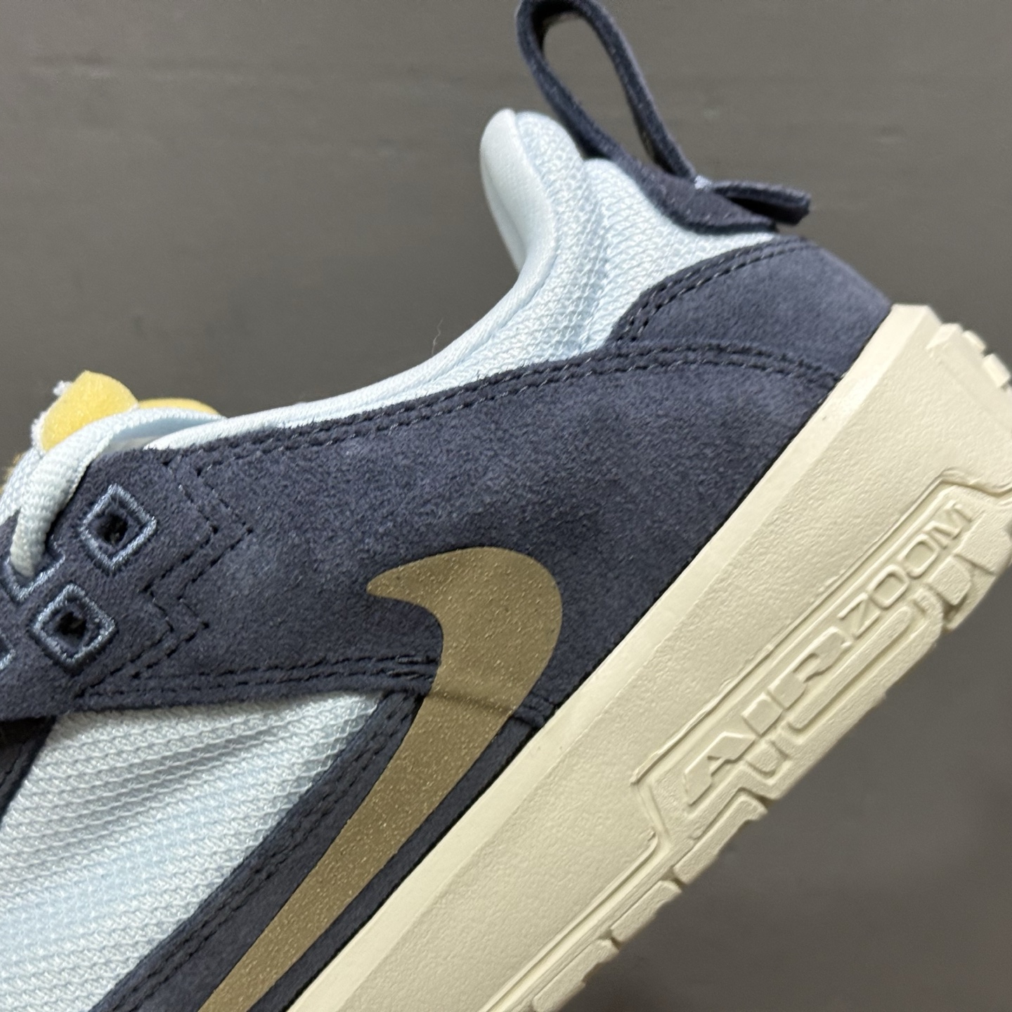 Nike SB Day One 此款以简约大方的造型设计 FN4210-402 Nike SB Day One 此款以简约大方的造型设计 FN4210-402