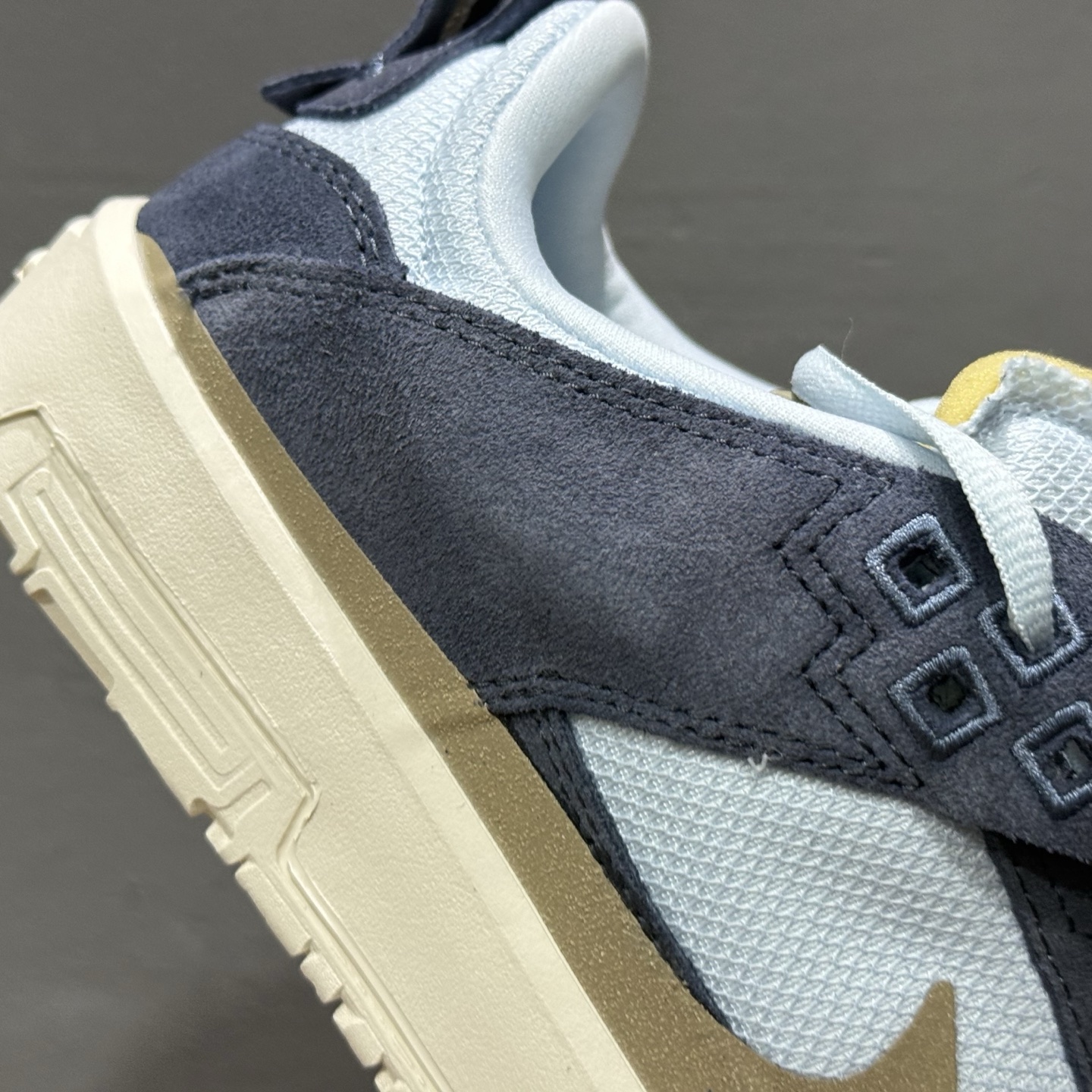 Nike SB Day One 此款以简约大方的造型设计 FN4210-402 Nike SB Day One 此款以简约大方的造型设计 FN4210-402