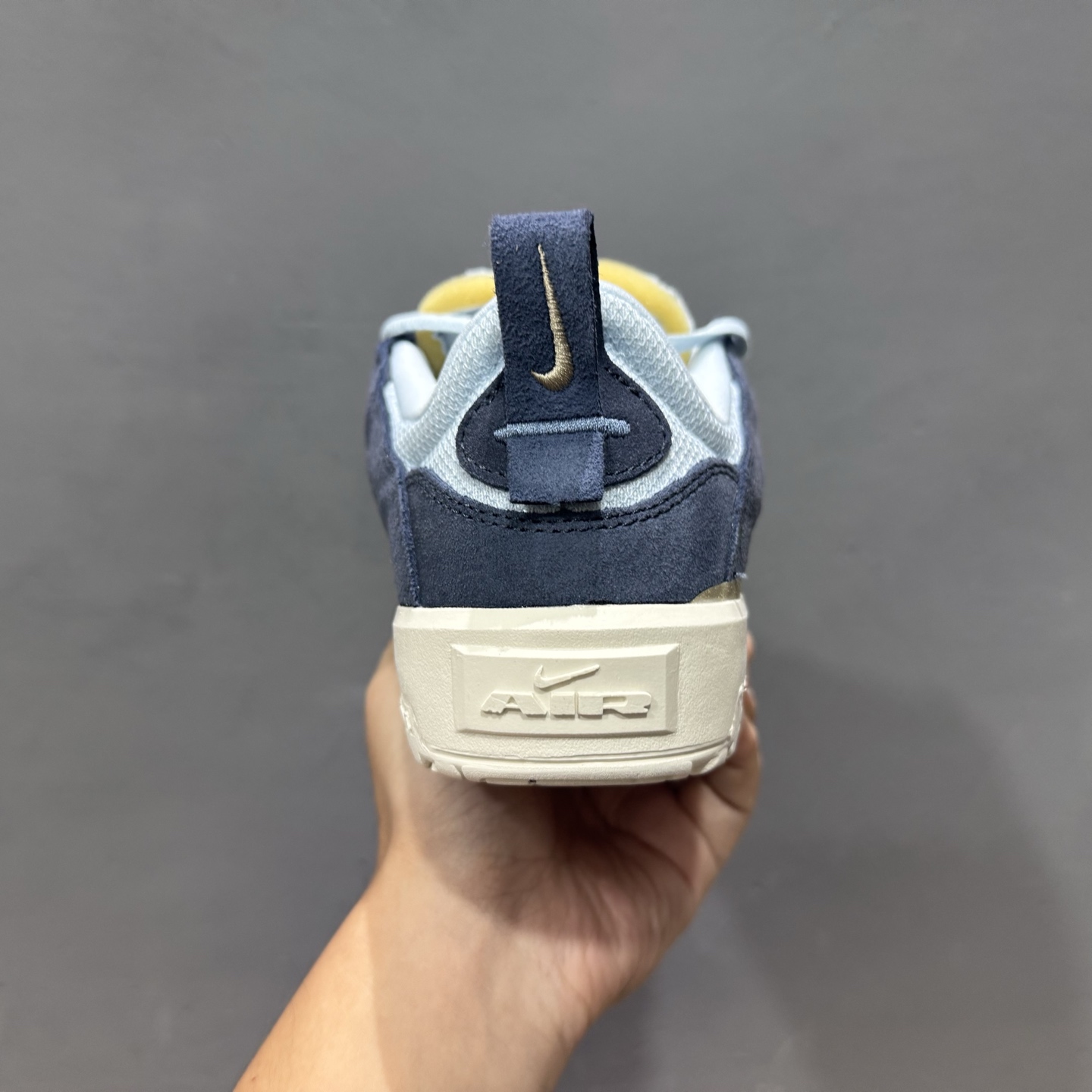 Nike SB Day One 此款以简约大方的造型设计 FN4210-402 Nike SB Day One 此款以简约大方的造型设计 FN4210-402