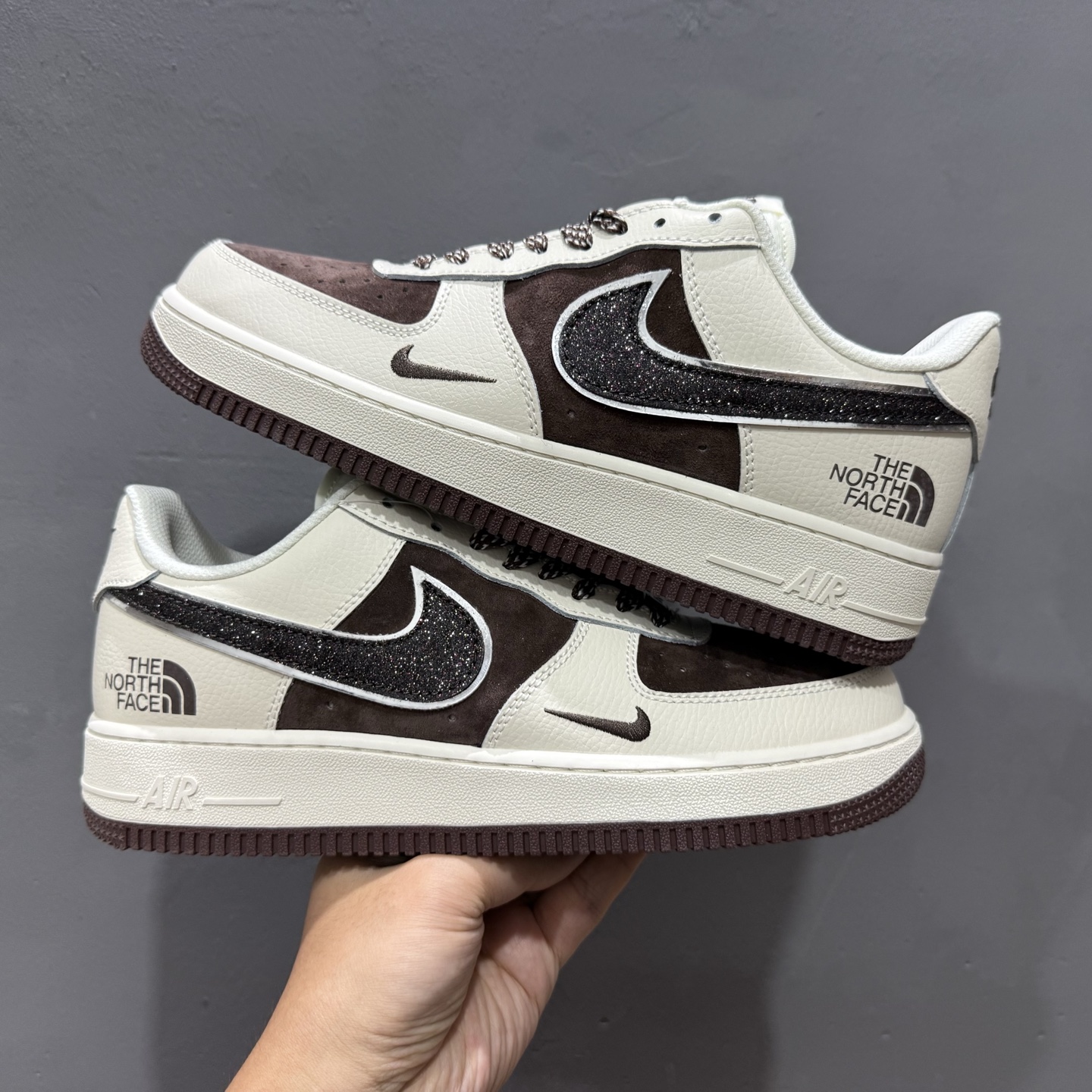 Nike Air Force 1'07 NIKE 联名 米白黑 QY3168-526 Nike Air Force 1'07 NIKE 联名 米白黑 QY3168-526