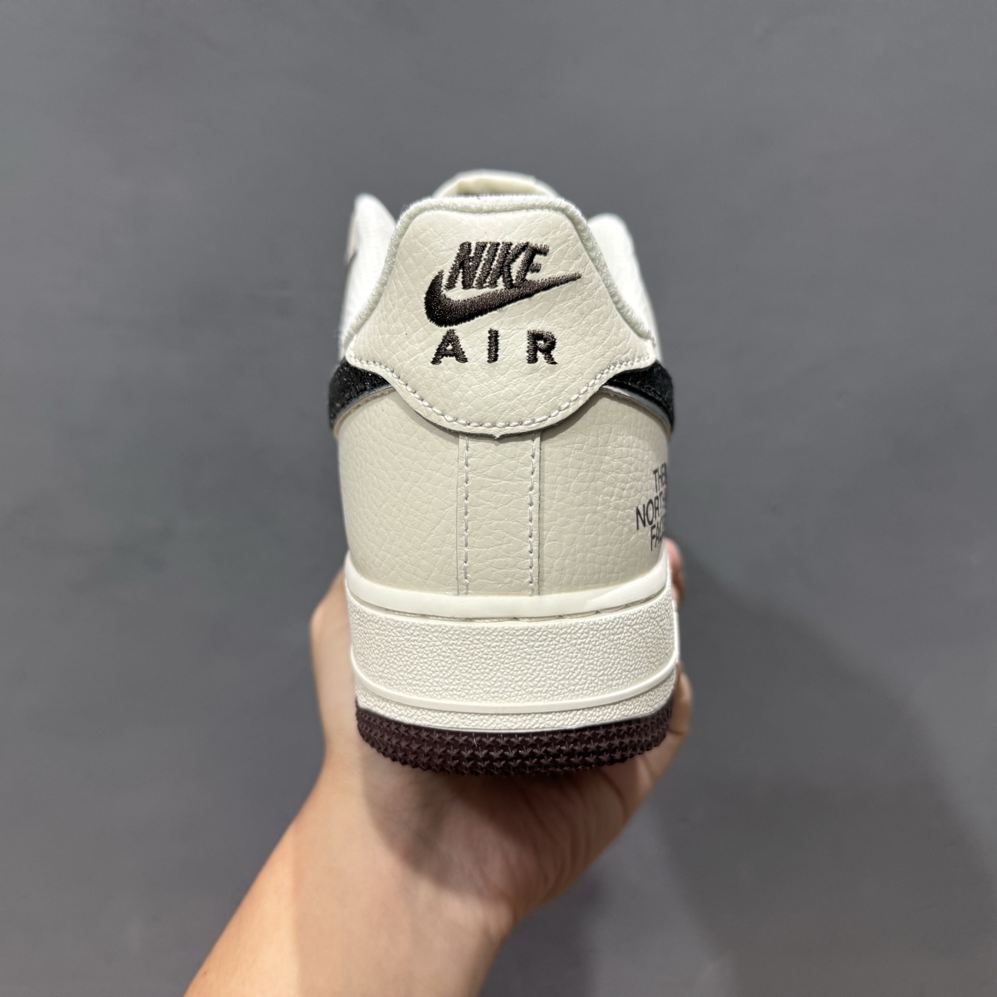 Nike Air Force 1'07 NIKE 联名 米白黑 QY3168-526 Nike Air Force 1'07 NIKE 联名 米白黑 QY3168-526