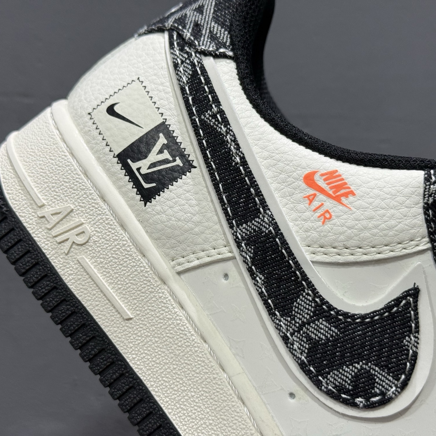 Nike Air Force 1'07 Low LV联名 前掌黑牛仔 空军一号低帮休闲板鞋 YX5066-353 Nike Air Force 1'07 Low LV联名 前掌黑牛仔 空军一号低帮休闲板鞋 YX5066-353