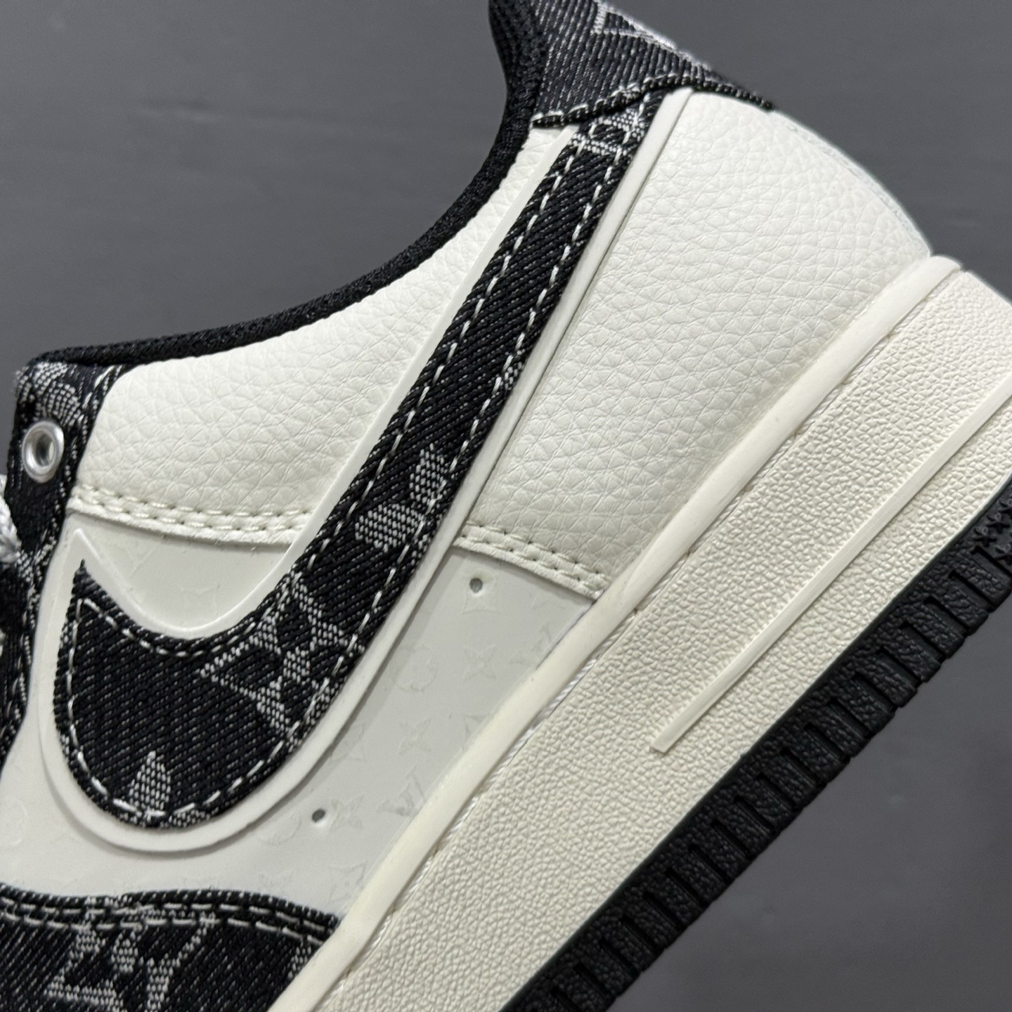 Nike Air Force 1'07 Low LV联名 前掌黑牛仔 空军一号低帮休闲板鞋 YX5066-353 Nike Air Force 1'07 Low LV联名 前掌黑牛仔 空军一号低帮休闲板鞋 YX5066-353