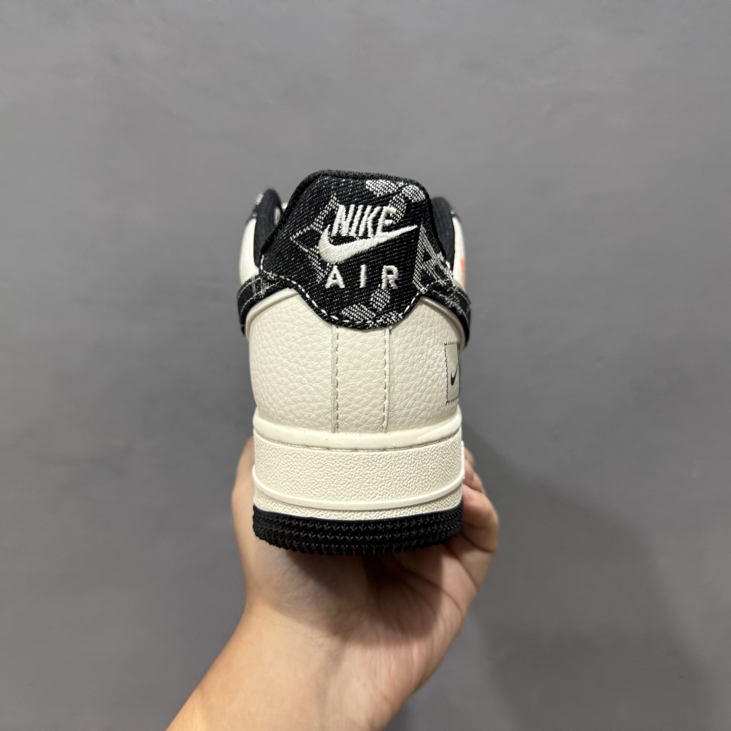 Nike Air Force 1'07 Low LV联名 前掌黑牛仔 空军一号低帮休闲板鞋 YX5066-353 Nike Air Force 1'07 Low LV联名 前掌黑牛仔 空军一号低帮休闲板鞋 YX5066-353