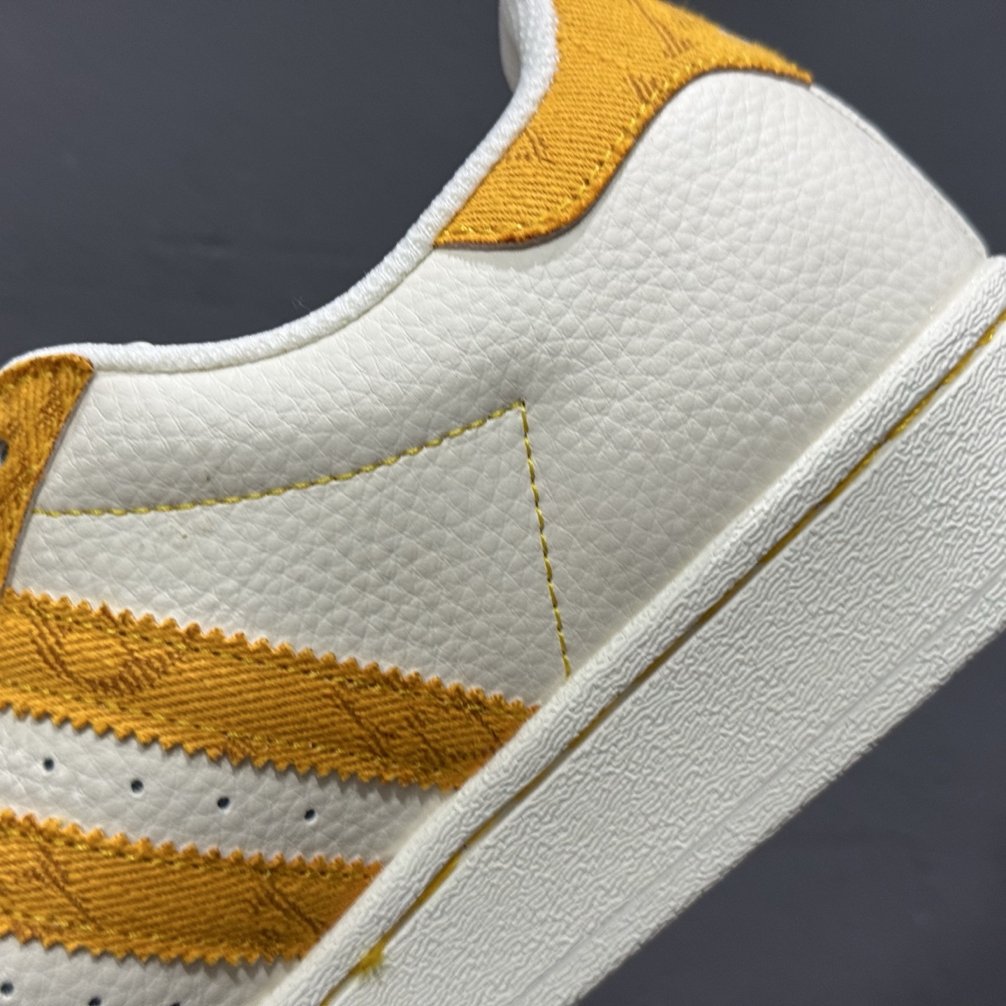 独家实拍C版 Adidas Originals Superstar 联名款 经典贝壳头 AD8007