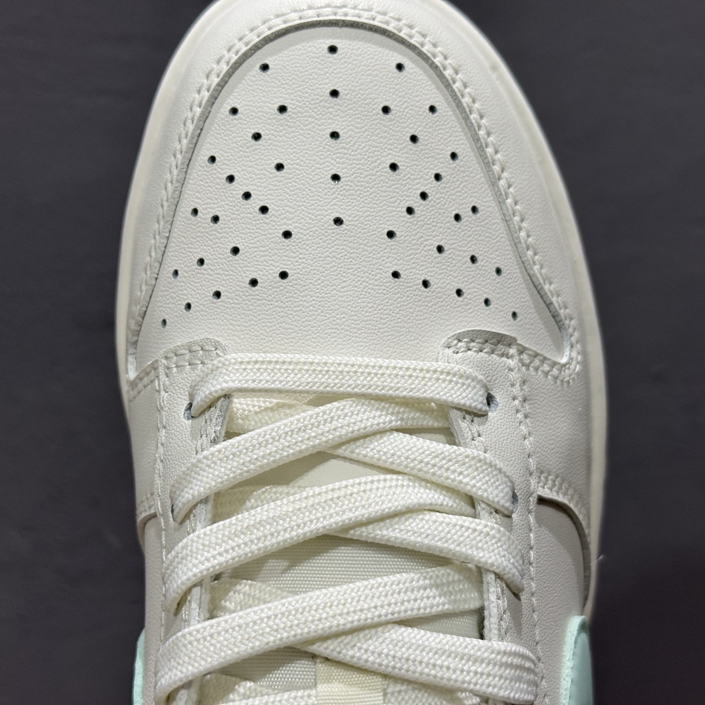 Nike Dunk Low 薄荷曼波 当杏仁奶白拥抱一缕薄荷蓝的风 WC0212-017 Nike Dunk Low 薄荷曼波 当杏仁奶白拥抱一缕薄荷蓝的风 WC0212-017