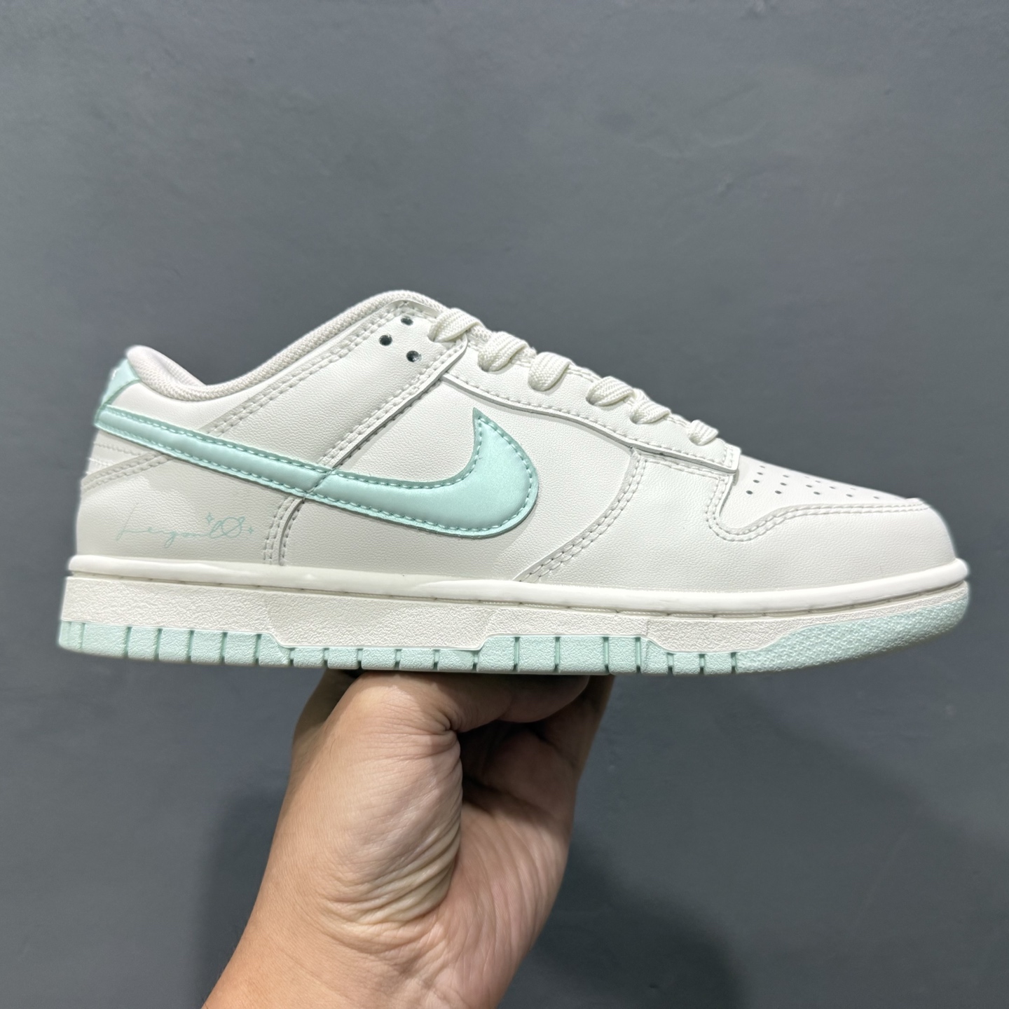 Nike Dunk Low 薄荷曼波 当杏仁奶白拥抱一缕薄荷蓝的风 WC0212-017 Nike Dunk Low 薄荷曼波 当杏仁奶白拥抱一缕薄荷蓝的风 WC0212-017