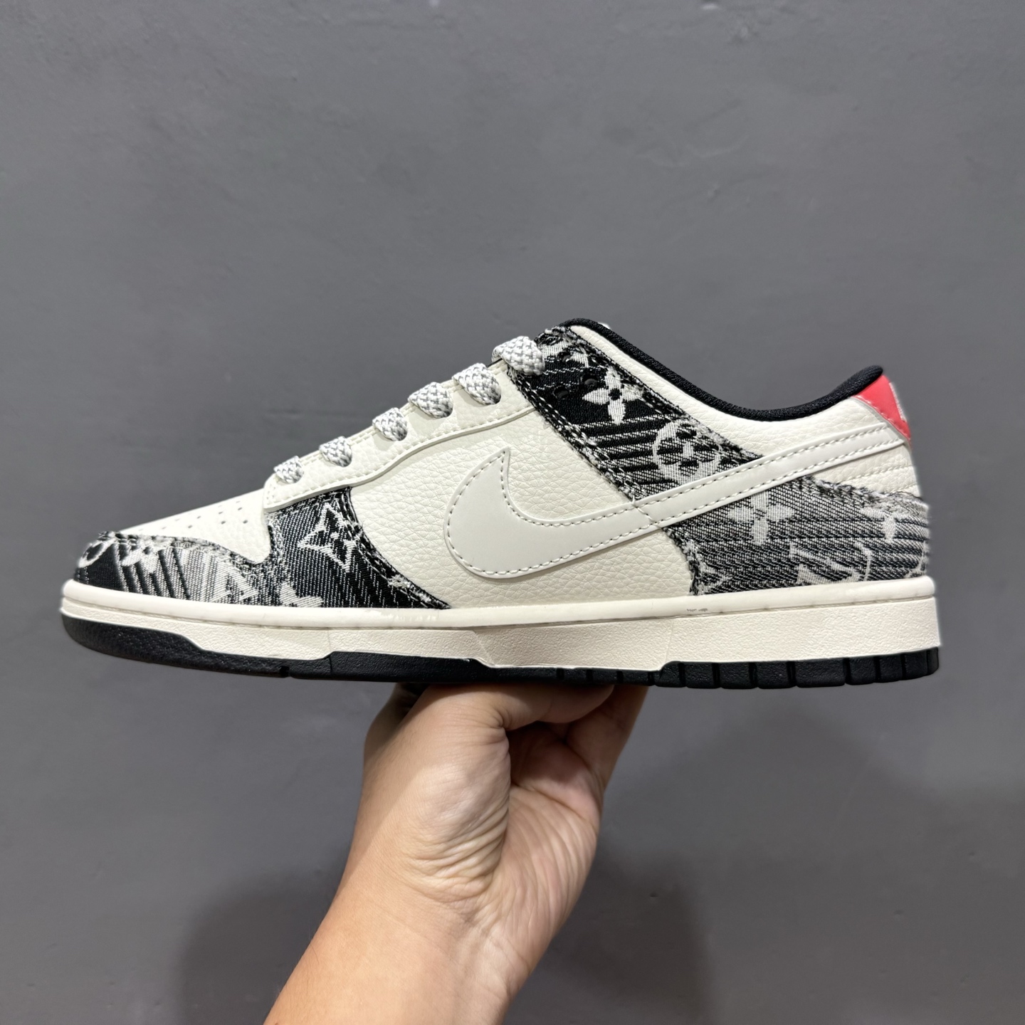 Louis Vuitton x Nike Dunk Low 黑牛仔白勾勾 FC1688-233 Louis Vuitton x Nike Dunk Low 黑牛仔白勾勾 FC1688-233