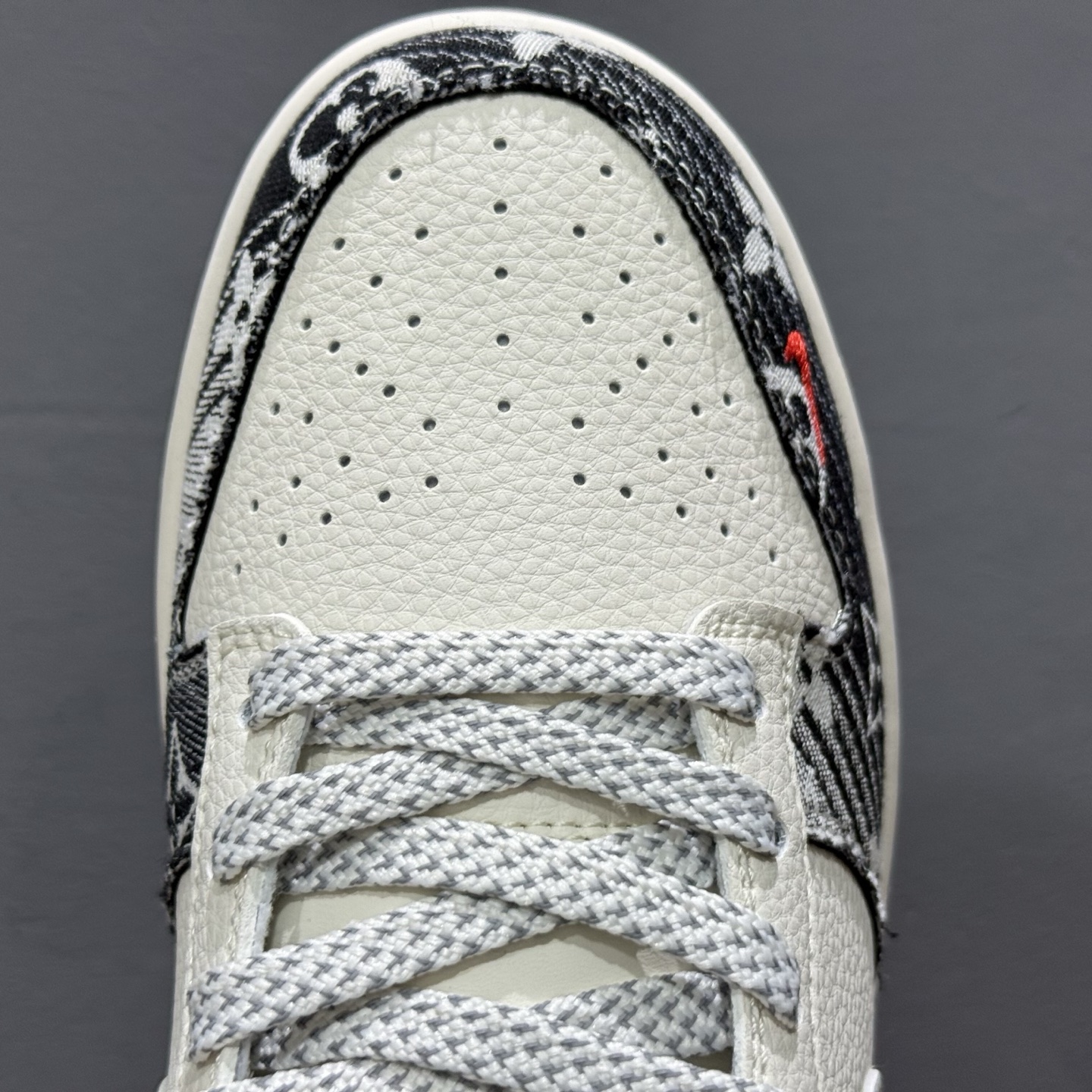 Louis Vuitton x Nike Dunk Low 黑牛仔白勾勾 FC1688-233 Louis Vuitton x Nike Dunk Low 黑牛仔白勾勾 FC1688-233