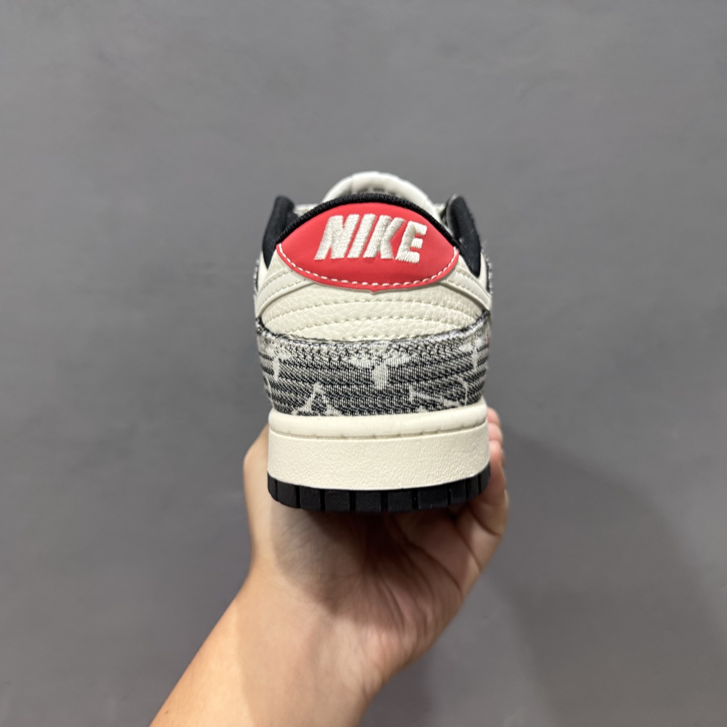 Louis Vuitton x Nike Dunk Low 黑牛仔白勾勾 FC1688-233 Louis Vuitton x Nike Dunk Low 黑牛仔白勾勾 FC1688-233