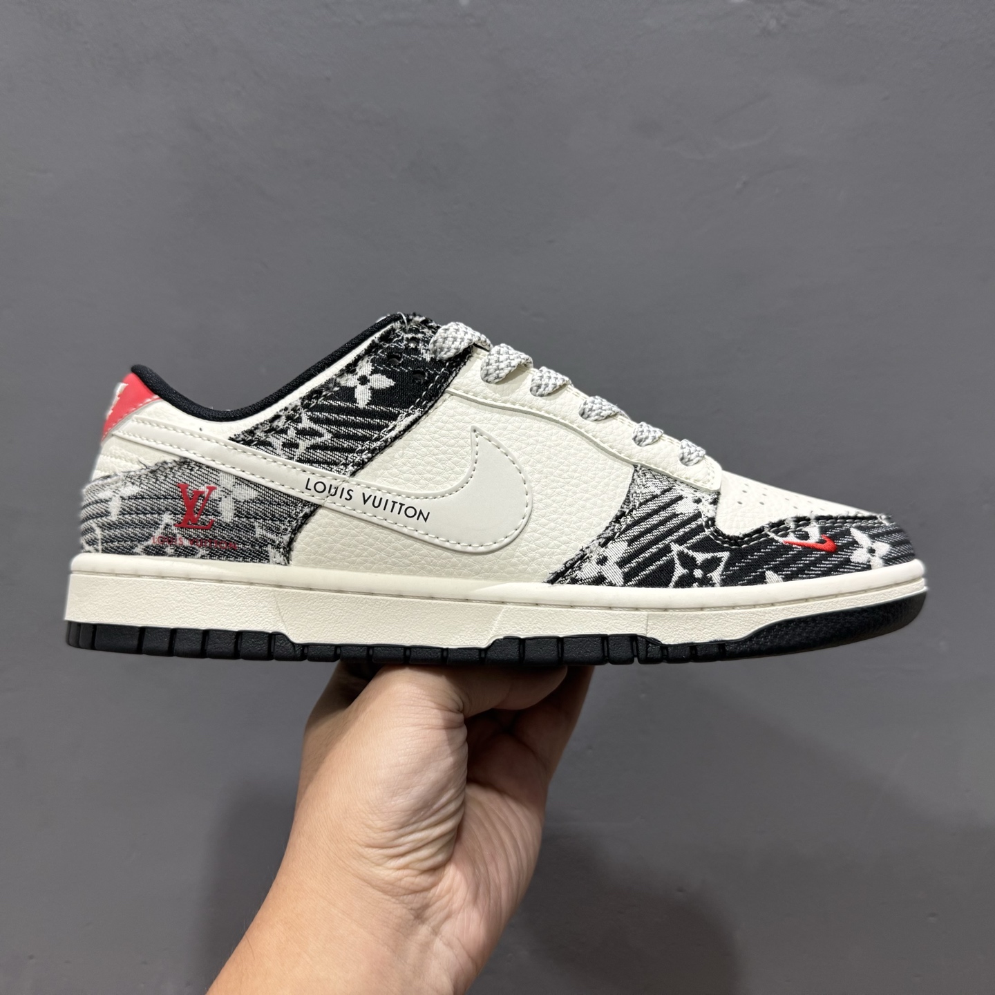 Louis Vuitton x Nike Dunk Low 黑牛仔白勾勾 FC1688-233 Louis Vuitton x Nike Dunk Low 黑牛仔白勾勾 FC1688-233