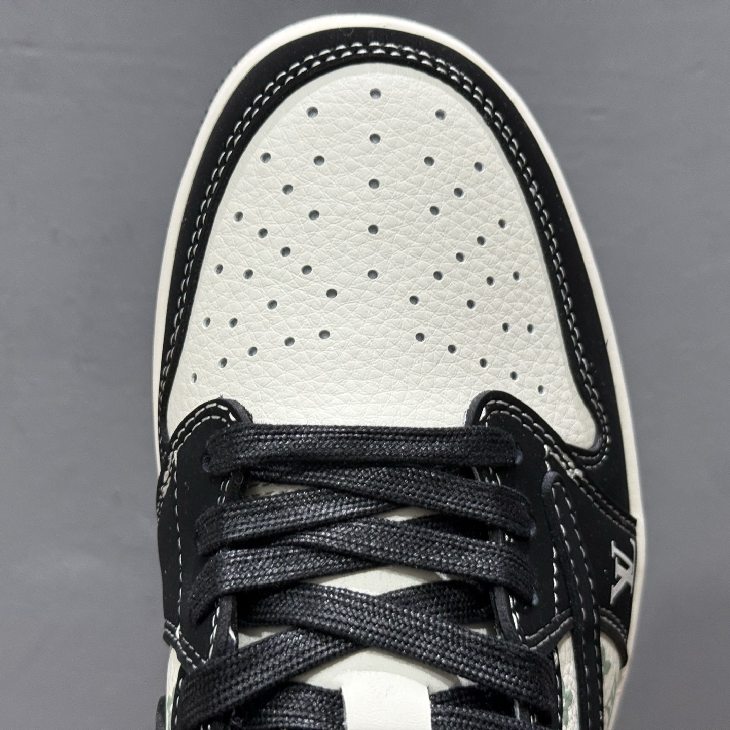 XC版Fragment x Travis Scott x LV Air Jordan 1 Low 三方联名倒钩  LX1988-200