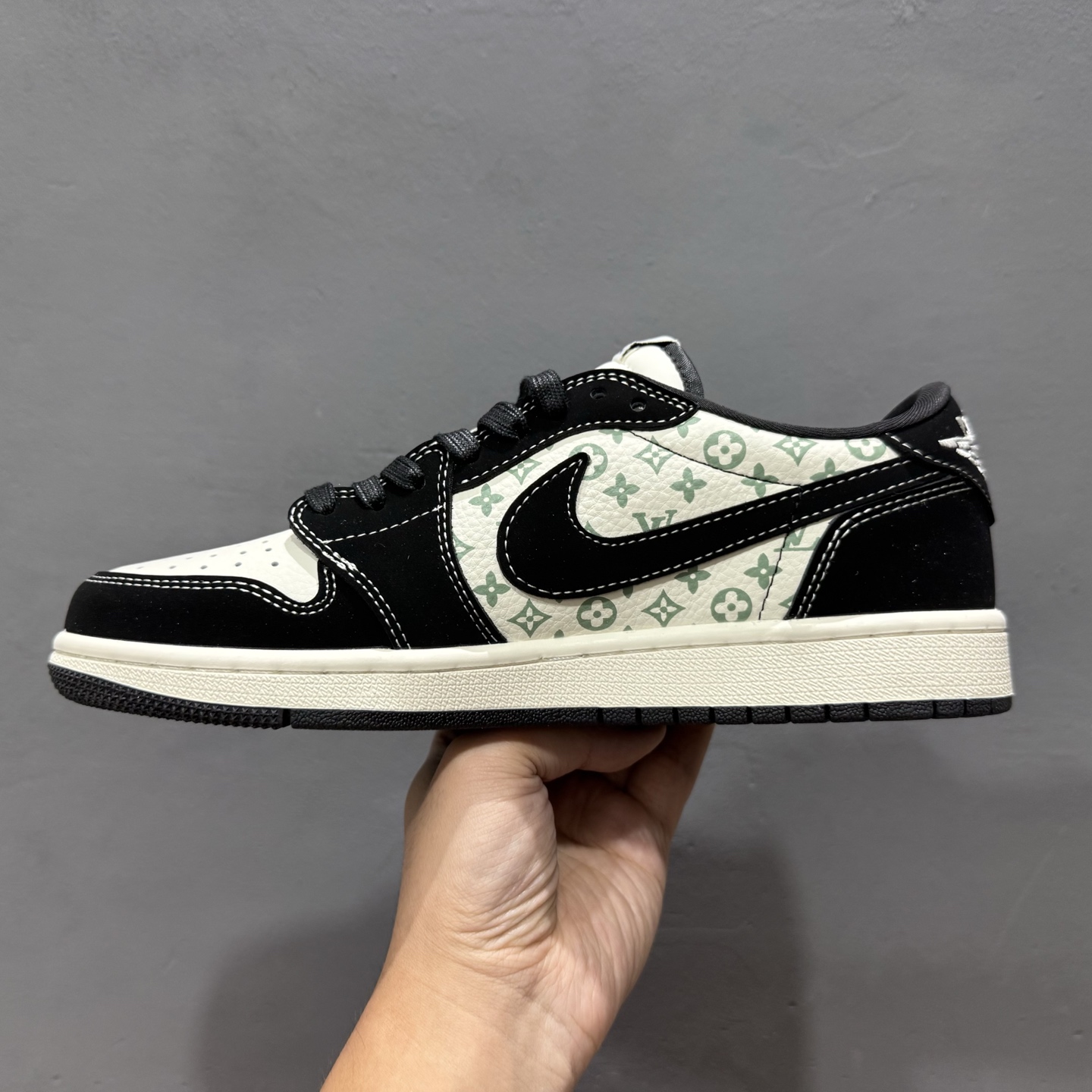 XC版Fragment x Travis Scott x LV Air Jordan 1 Low 三方联名倒钩  LX1988-200