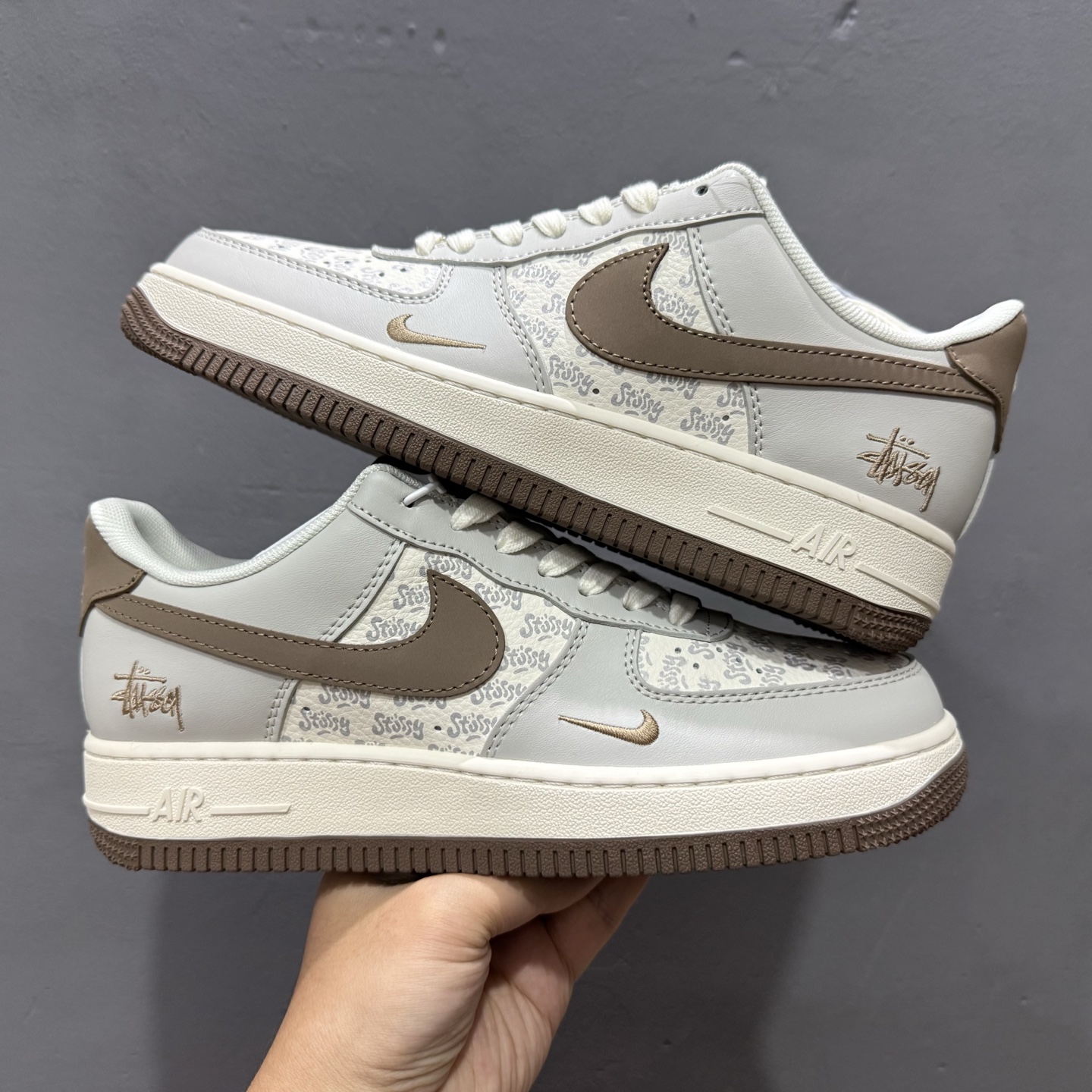 Nike Air Force 1'07 Low 斯图西联名 印花棕勾 空军一号低帮休闲板鞋 ZH2598-320