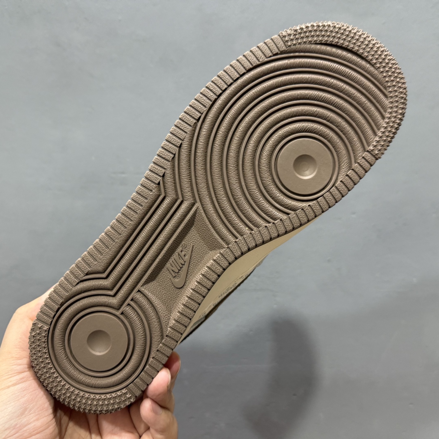 Nike Air Force 1'07 Low 斯图西联名 印花棕勾 空军一号低帮休闲板鞋 ZH2598-320