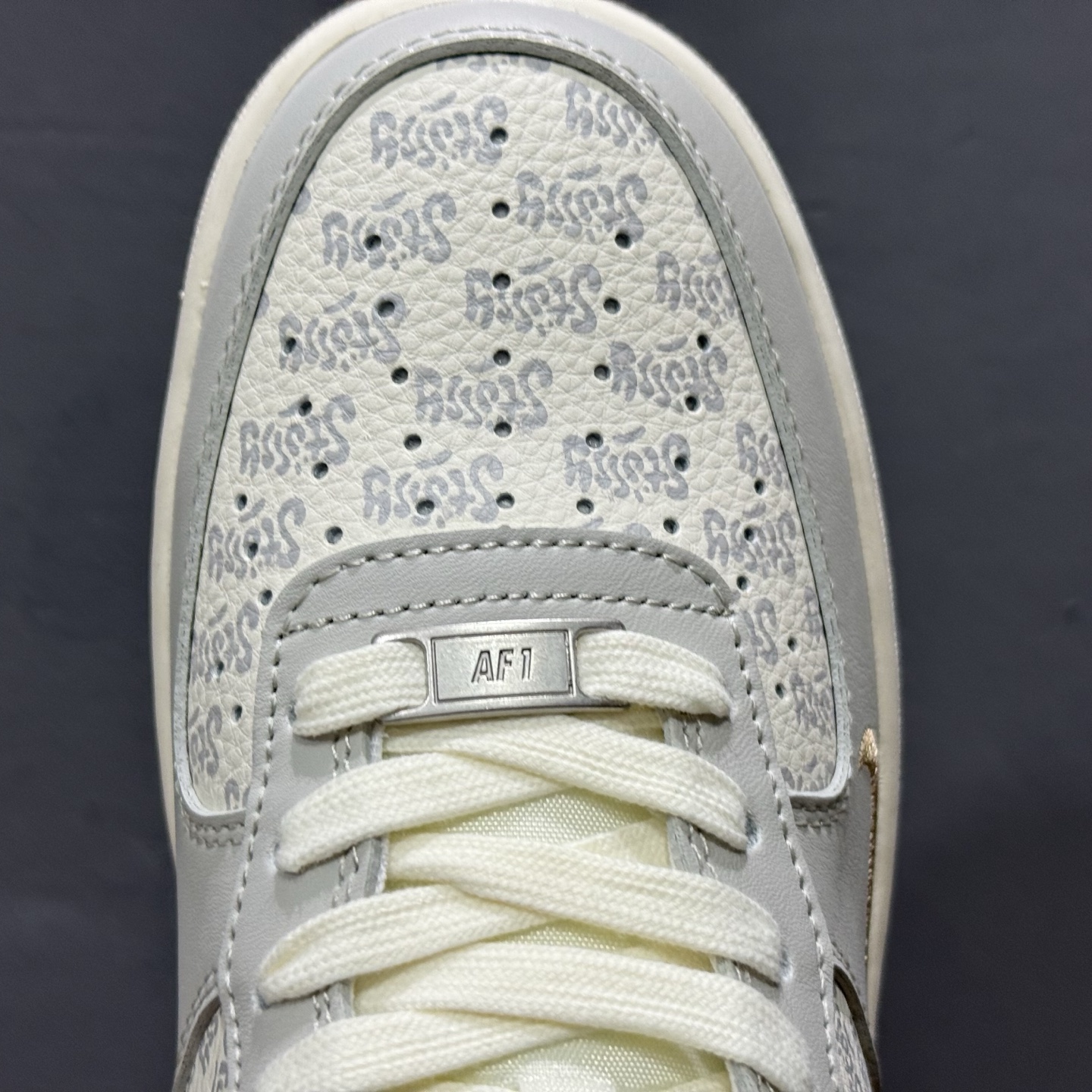 Nike Air Force 1'07 Low 斯图西联名 印花棕勾 空军一号低帮休闲板鞋 ZH2598-320