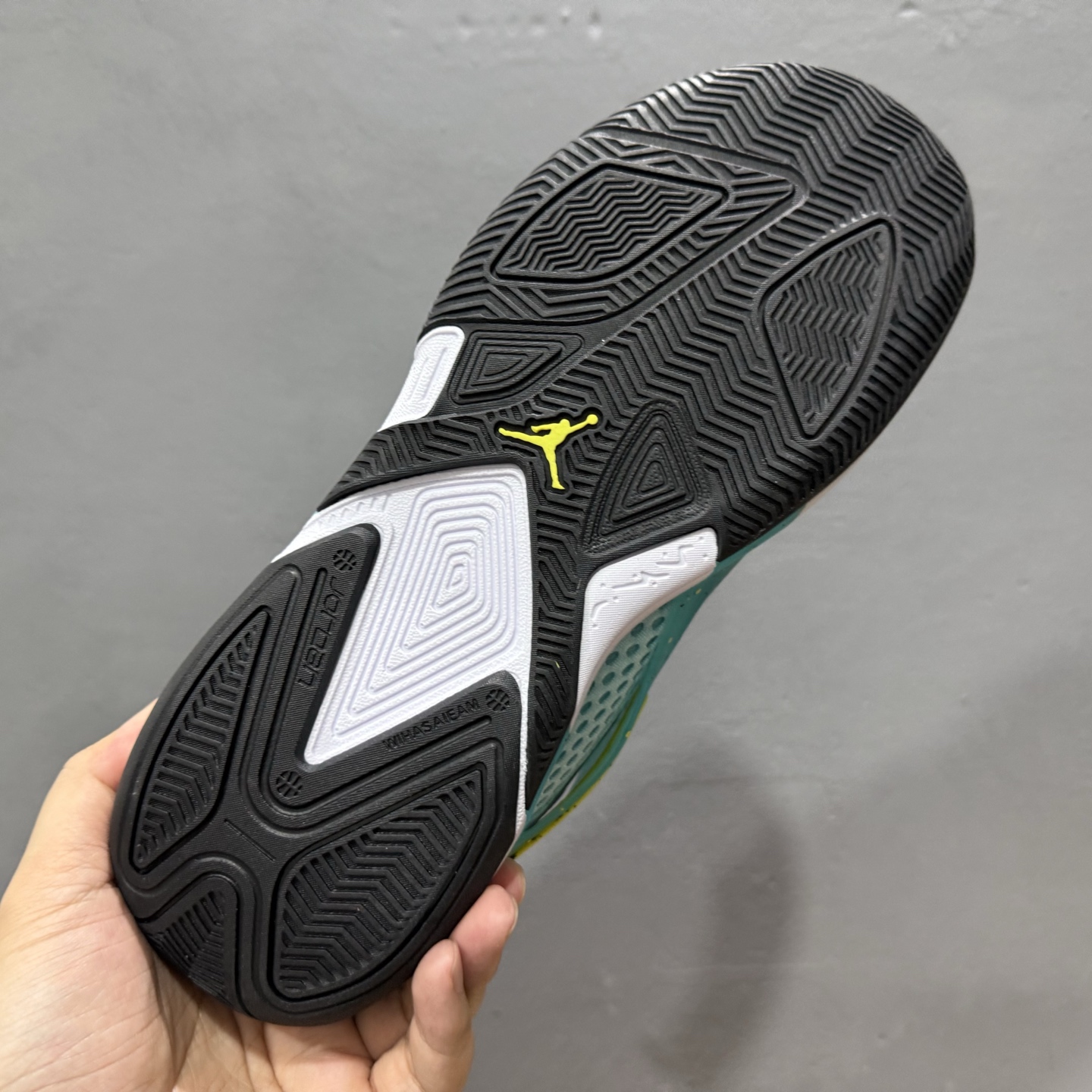 Nike Jordan Heir 1.0 乔丹继承者一代 減震防滑耐磨 低帮 篮球鞋 FQ3858-100