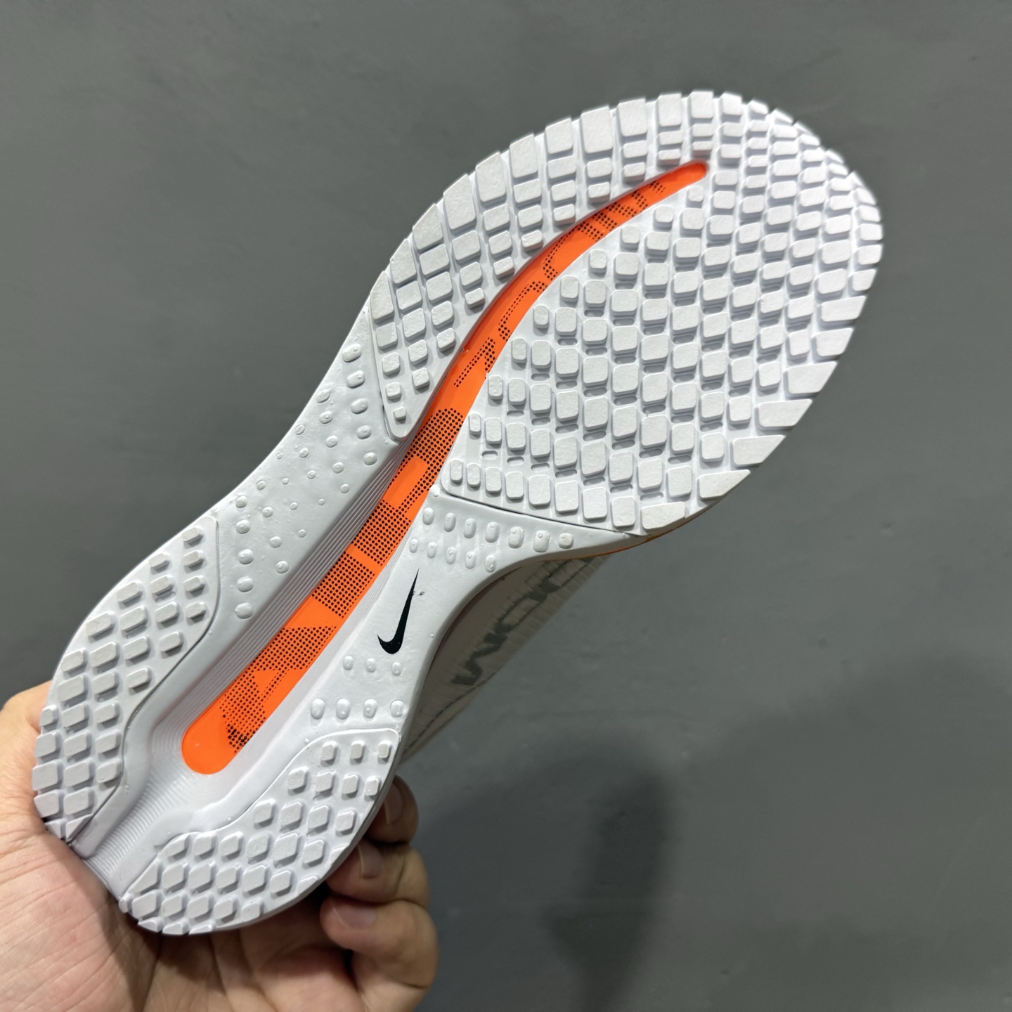 Nike Air Zoom Pegasus Premium 耐克网面全掌气垫缓震跑鞋 HQ2592-002