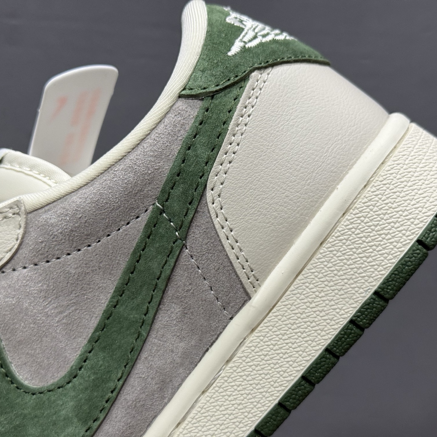 XC版Travis Scott x Fragment Design x Jordan Air Jordan 1 Low SP AJ1 乔1LV联名暮云灰 低帮文化休闲板鞋 LX1988-102