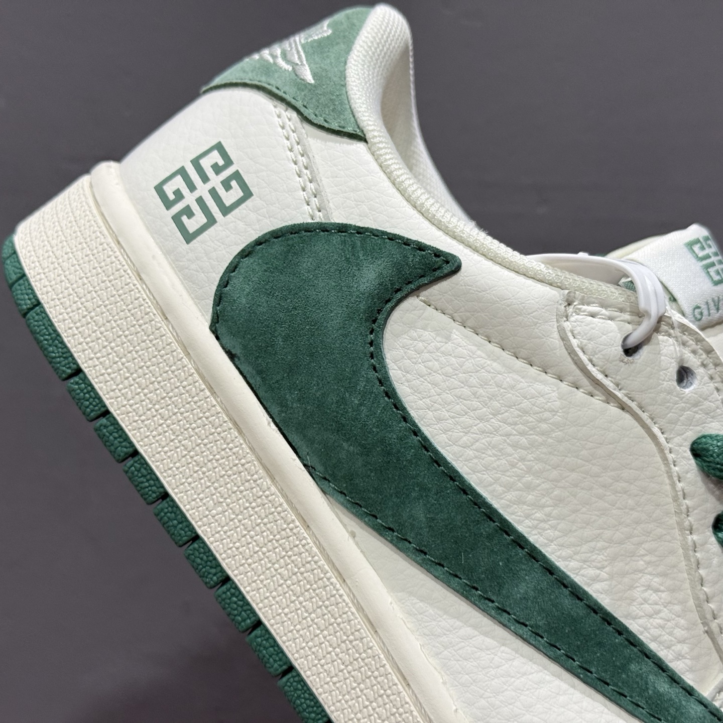 XC版Travis Scott x Fragment Design x Jordan Air Jordan 1 Low SP AJ1 乔1LV联名暮云灰 低帮文化休闲板鞋 LX1988-107