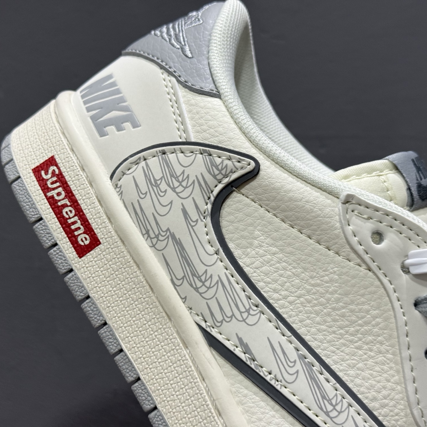 独家实拍Travis Scott x Fragment Design x Air Jordan 1 Low SP AJ1 乔1 多重灰勾 低帮文化休闲板鞋 XS7089-598