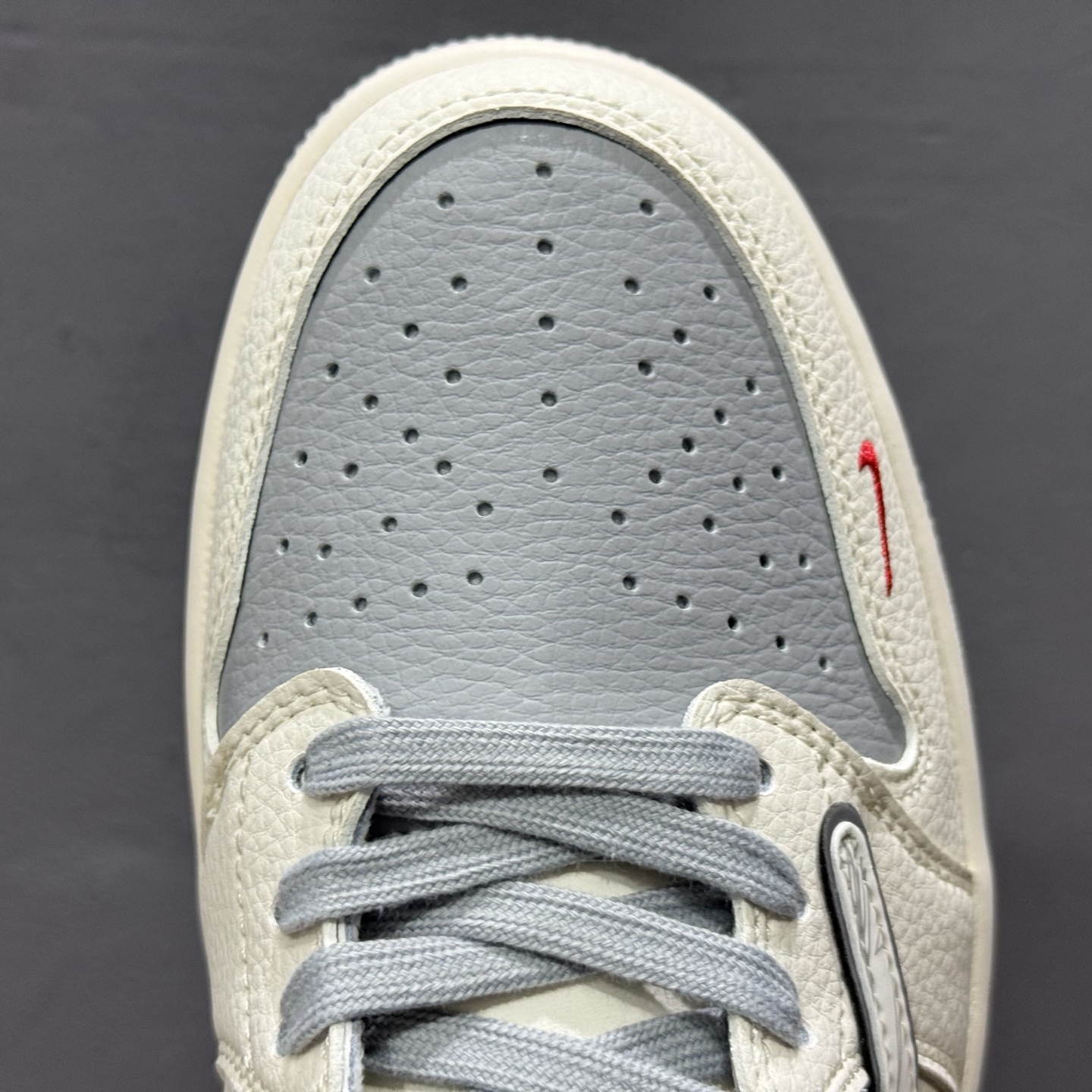 独家实拍Travis Scott x Fragment Design x Air Jordan 1 Low SP AJ1 乔1 多重灰勾 低帮文化休闲板鞋 XS7089-598