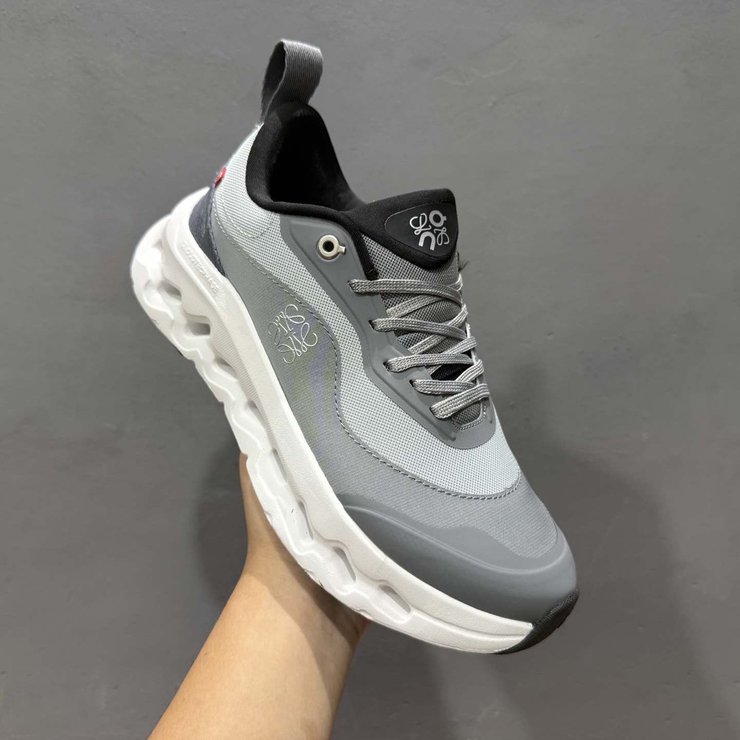 On昂跑 Cloud x Z5舒适 网布减震耐磨 低帮跑步鞋