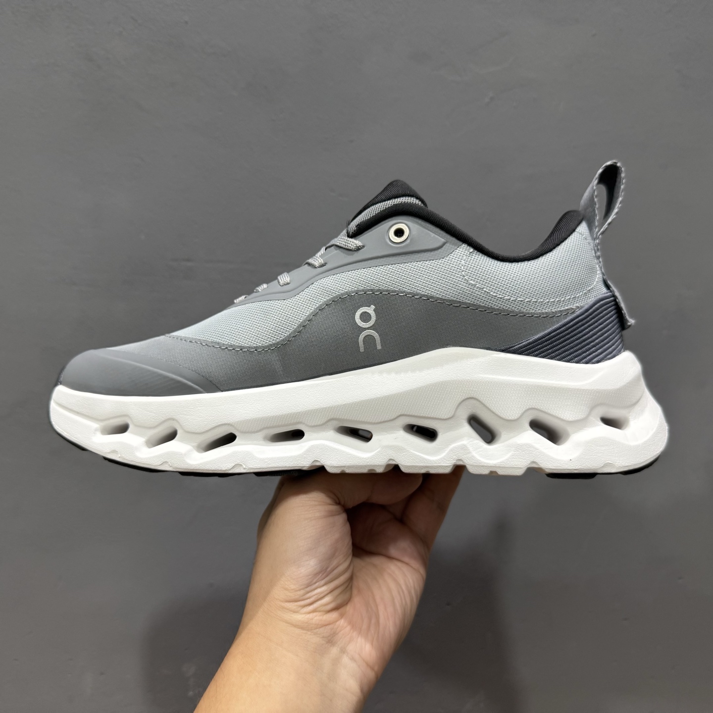 On昂跑 Cloud x Z5舒适 网布减震耐磨 低帮跑步鞋