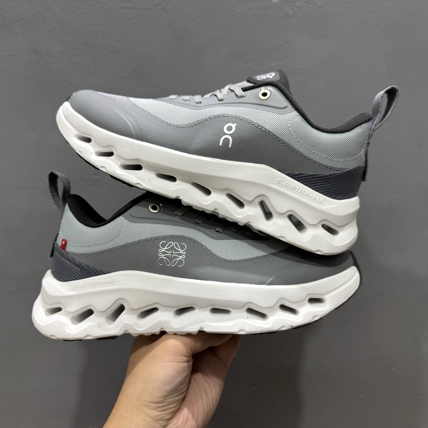 On昂跑 Cloud x Z5舒适 网布减震耐磨 低帮跑步鞋