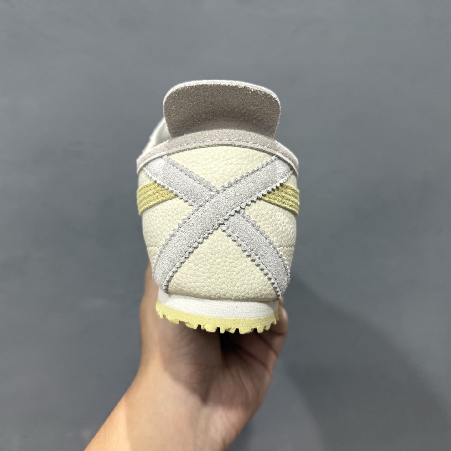 新款出货 原装 亚瑟士 OnitsukaTiger/鬼塚虎 Mexico 66 帆布低邦休闲跑步鞋 1183B391-High Quatity Cheap Brand wholesale wholesaler seller Clothes Bags handbags Sneakers Top Fashion Clothing Shoes from China Factory Chinese suppliers best Quality Beautiful Price 新款出货 原装 亚瑟士 OnitsukaTiger/鬼塚虎 Mexico 66 帆布低邦休闲跑步鞋 1183B391