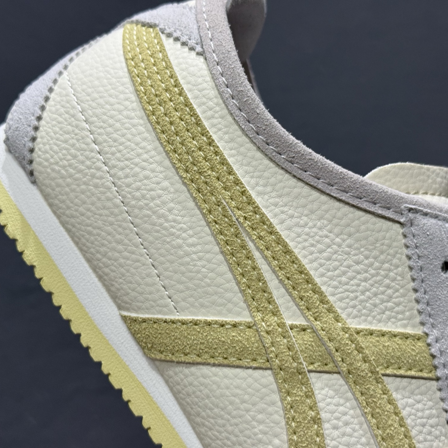 新款出货 原装 亚瑟士 OnitsukaTiger/鬼塚虎 Mexico 66 帆布低邦休闲跑步鞋 1183B391-High Quatity Cheap Brand wholesale wholesaler seller Clothes Bags handbags Sneakers Top Fashion Clothing Shoes from China Factory Chinese suppliers best Quality Beautiful Price 新款出货 原装 亚瑟士 OnitsukaTiger/鬼塚虎 Mexico 66 帆布低邦休闲跑步鞋 1183B391