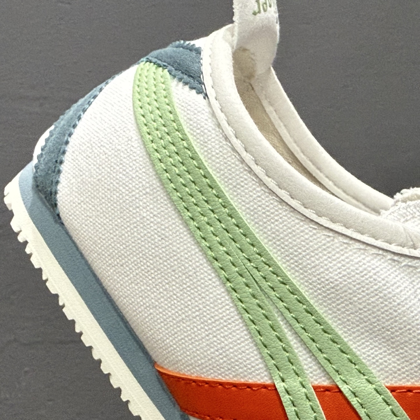 新款出货 原装 亚瑟士 OnitsukaTiger/鬼塚虎 Mexico 66 帆布低邦休闲跑步鞋 1183B360-High Quatity Cheap Brand wholesale wholesaler seller Clothes Bags handbags Sneakers Top Fashion Clothing Shoes from China Factory Chinese suppliers best Quality Beautiful Price 新款出货 原装 亚瑟士 OnitsukaTiger/鬼塚虎 Mexico 66 帆布低邦休闲跑步鞋 1183B360