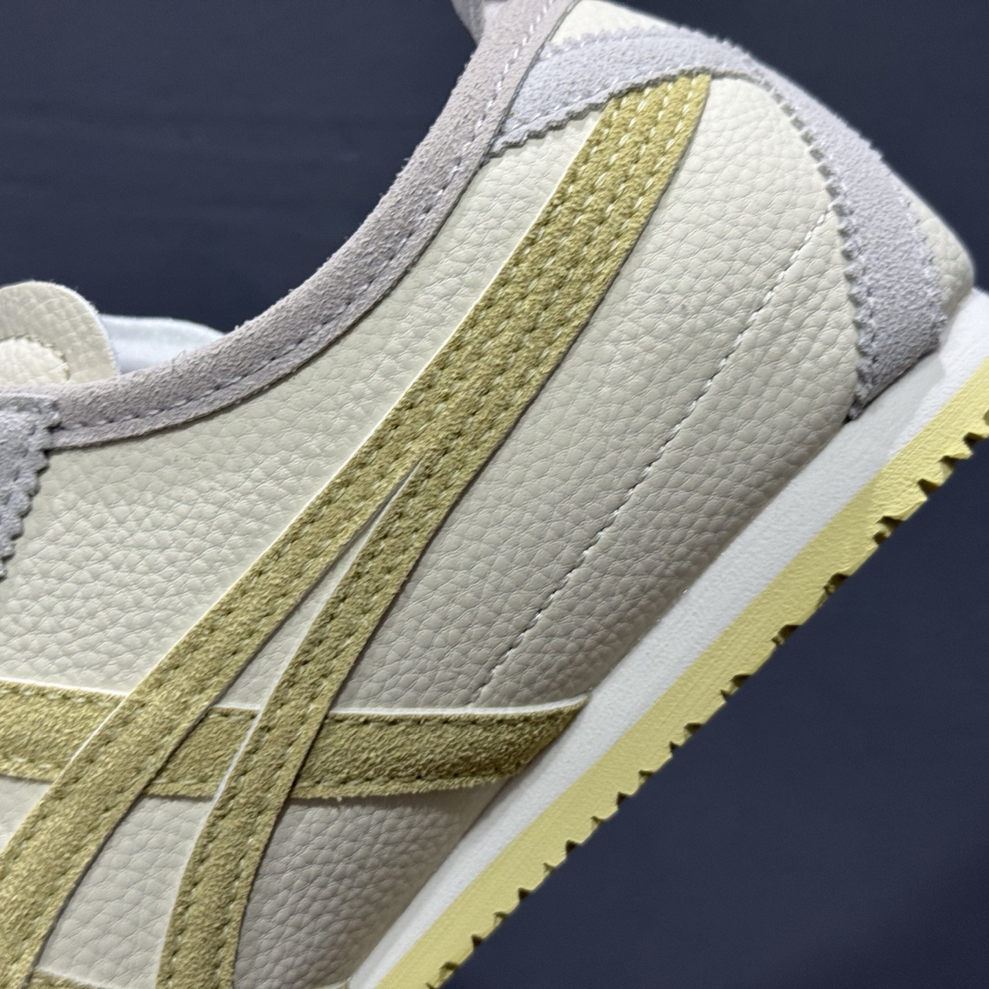 新款出货 原装 亚瑟士 OnitsukaTiger/鬼塚虎 Mexico 66 帆布低邦休闲跑步鞋 1183B391-High Quatity Cheap Brand wholesale wholesaler seller Clothes Bags handbags Sneakers Top Fashion Clothing Shoes from China Factory Chinese suppliers best Quality Beautiful Price 新款出货 原装 亚瑟士 OnitsukaTiger/鬼塚虎 Mexico 66 帆布低邦休闲跑步鞋 1183B391