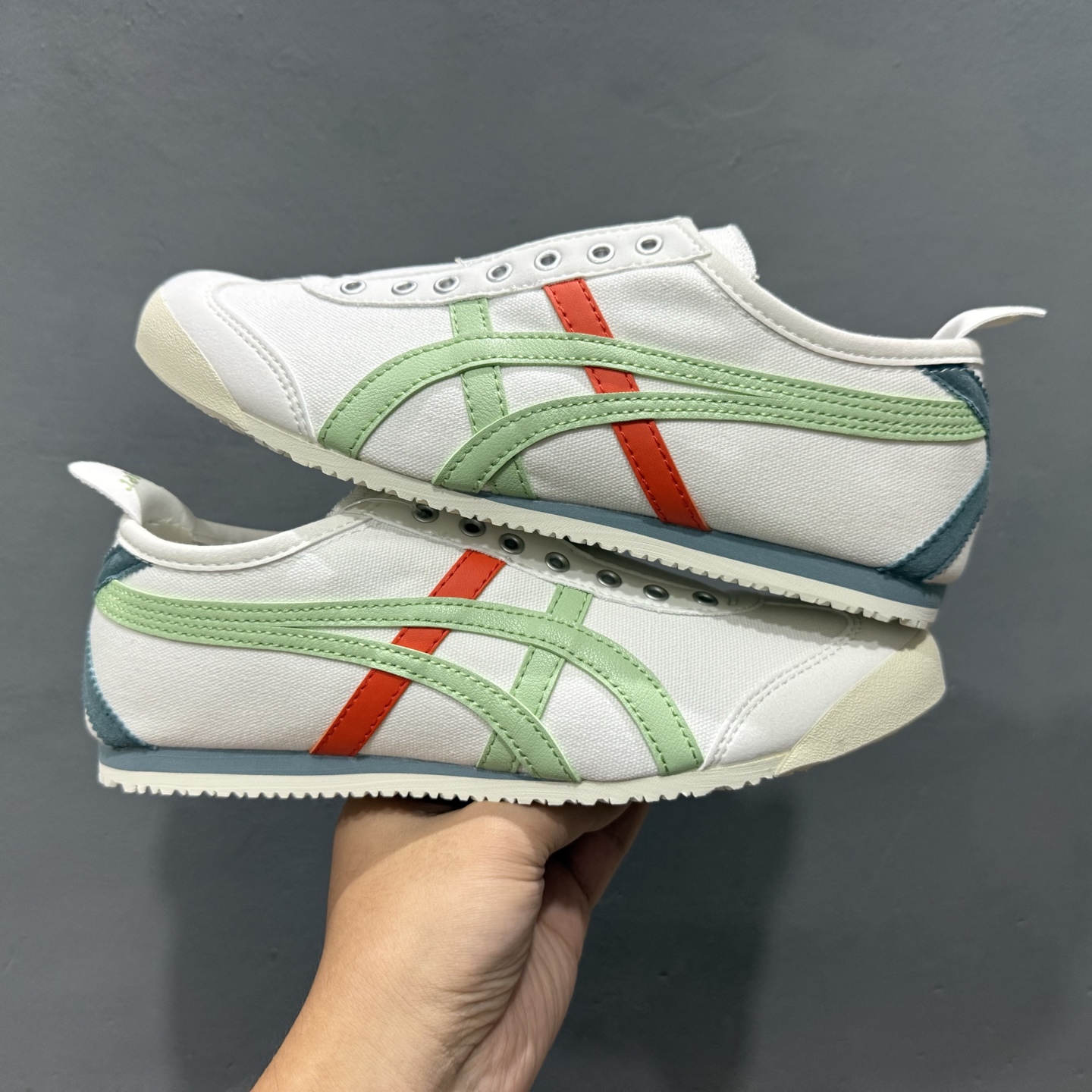 新款出货 原装 亚瑟士 OnitsukaTiger/鬼塚虎 Mexico 66 帆布低邦休闲跑步鞋 1183B360-High Quatity Cheap Brand wholesale wholesaler seller Clothes Bags handbags Sneakers Top Fashion Clothing Shoes from China Factory Chinese suppliers best Quality Beautiful Price 新款出货 原装 亚瑟士 OnitsukaTiger/鬼塚虎 Mexico 66 帆布低邦休闲跑步鞋 1183B360