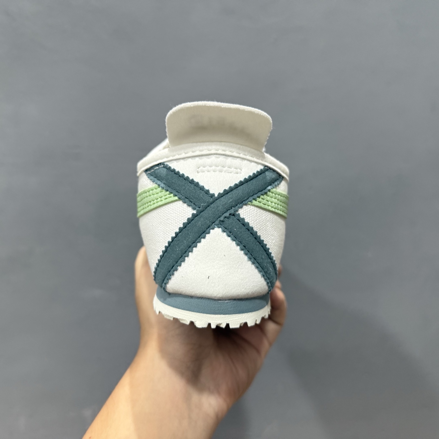 新款出货 原装 亚瑟士 OnitsukaTiger/鬼塚虎 Mexico 66 帆布低邦休闲跑步鞋 1183B360-High Quatity Cheap Brand wholesale wholesaler seller Clothes Bags handbags Sneakers Top Fashion Clothing Shoes from China Factory Chinese suppliers best Quality Beautiful Price 新款出货 原装 亚瑟士 OnitsukaTiger/鬼塚虎 Mexico 66 帆布低邦休闲跑步鞋 1183B360