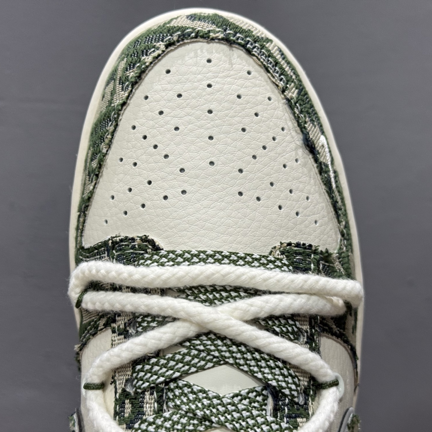 XC版Nk SB Dunk Low 迪奥联名-绑带织布绿勾 周年高端定制 低帮休闲板鞋 SJ2068-309